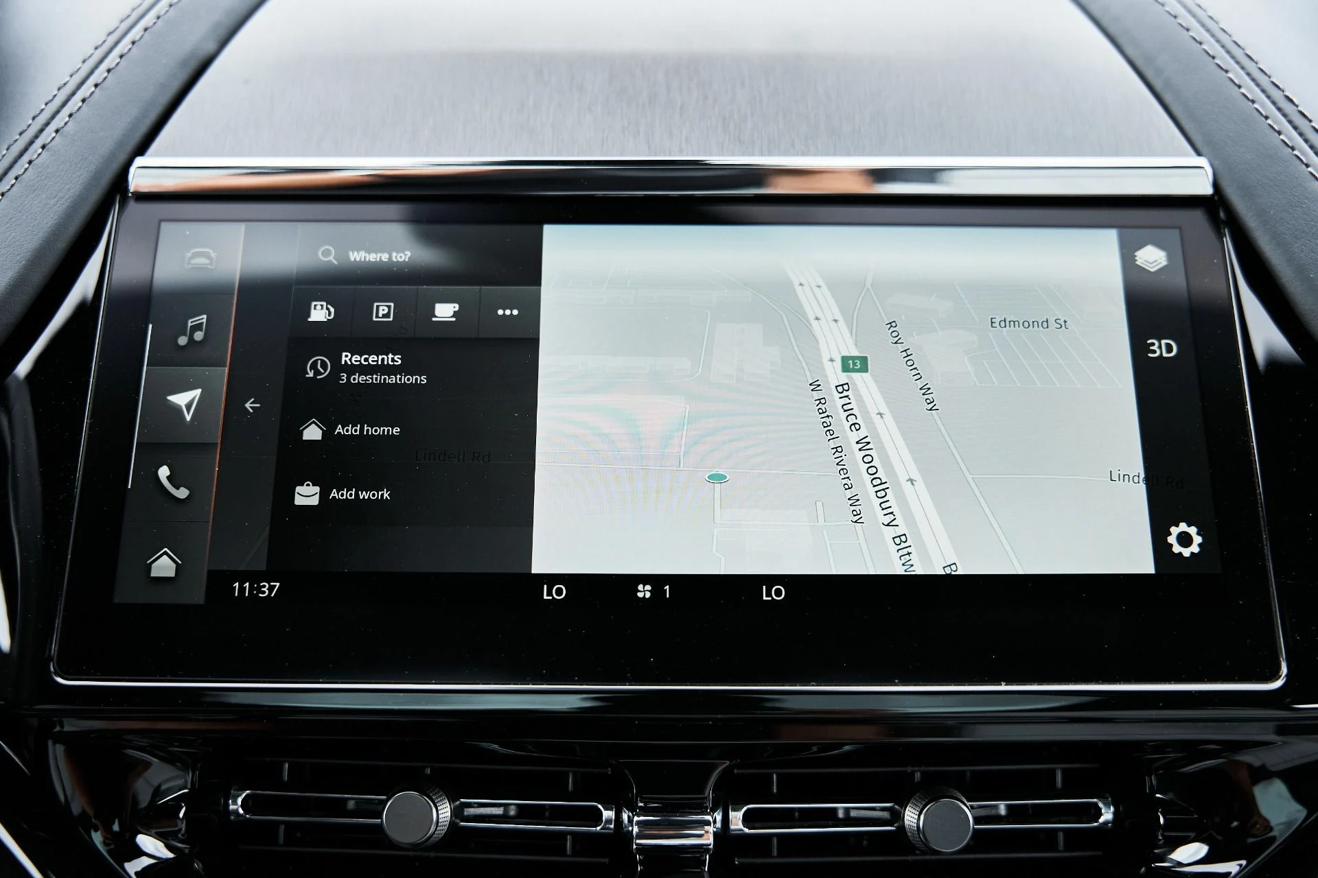 mph064_2292228186_Used_2025_Aston_Martin_DBX_707_1775008045_7983d46999