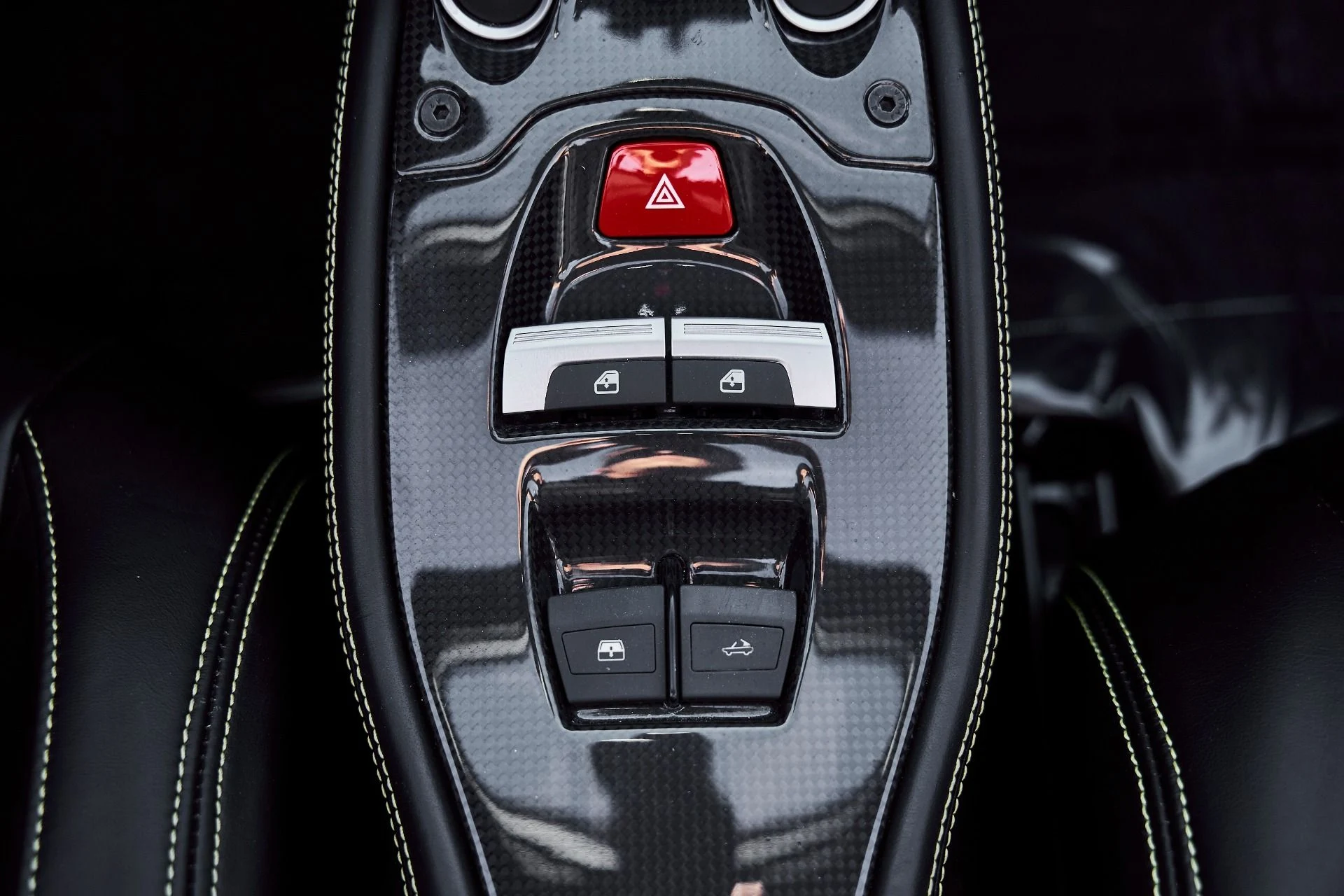 mph064_2312223391_Used_2015_Ferrari_458_Spider_Base_1777010341_20008623b2