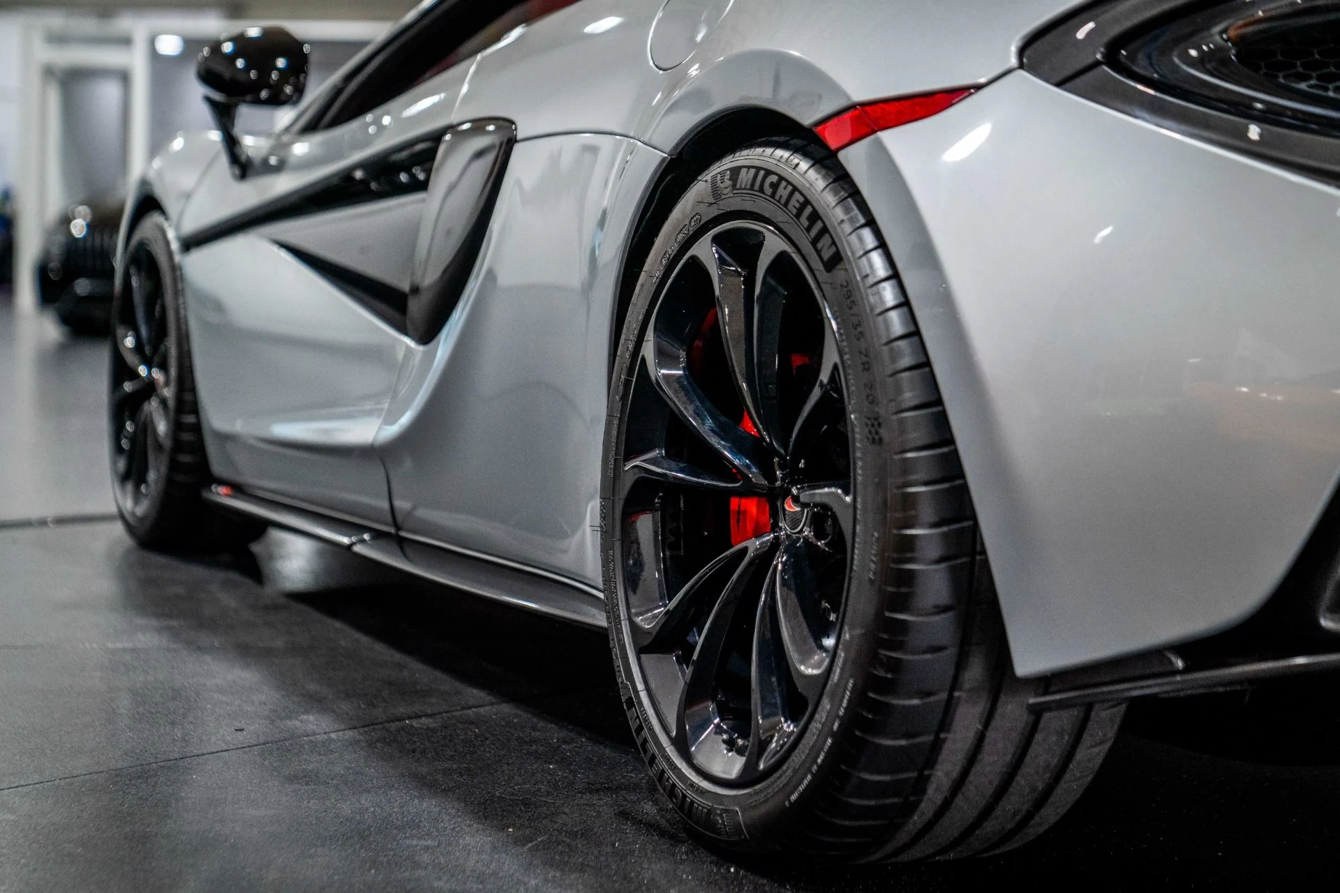 mph064_2424608750_Used_2018_Mc_Laren_570_S_Spider_Loaded_Spec_Larini_exhaust_1765469080_5a1c33690d