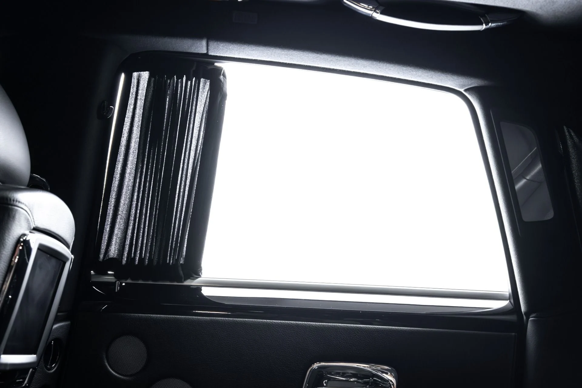 mph064_2429305684_Used_2011_Rolls_Royce_Ghost_Base_1762877304_230b0118c1