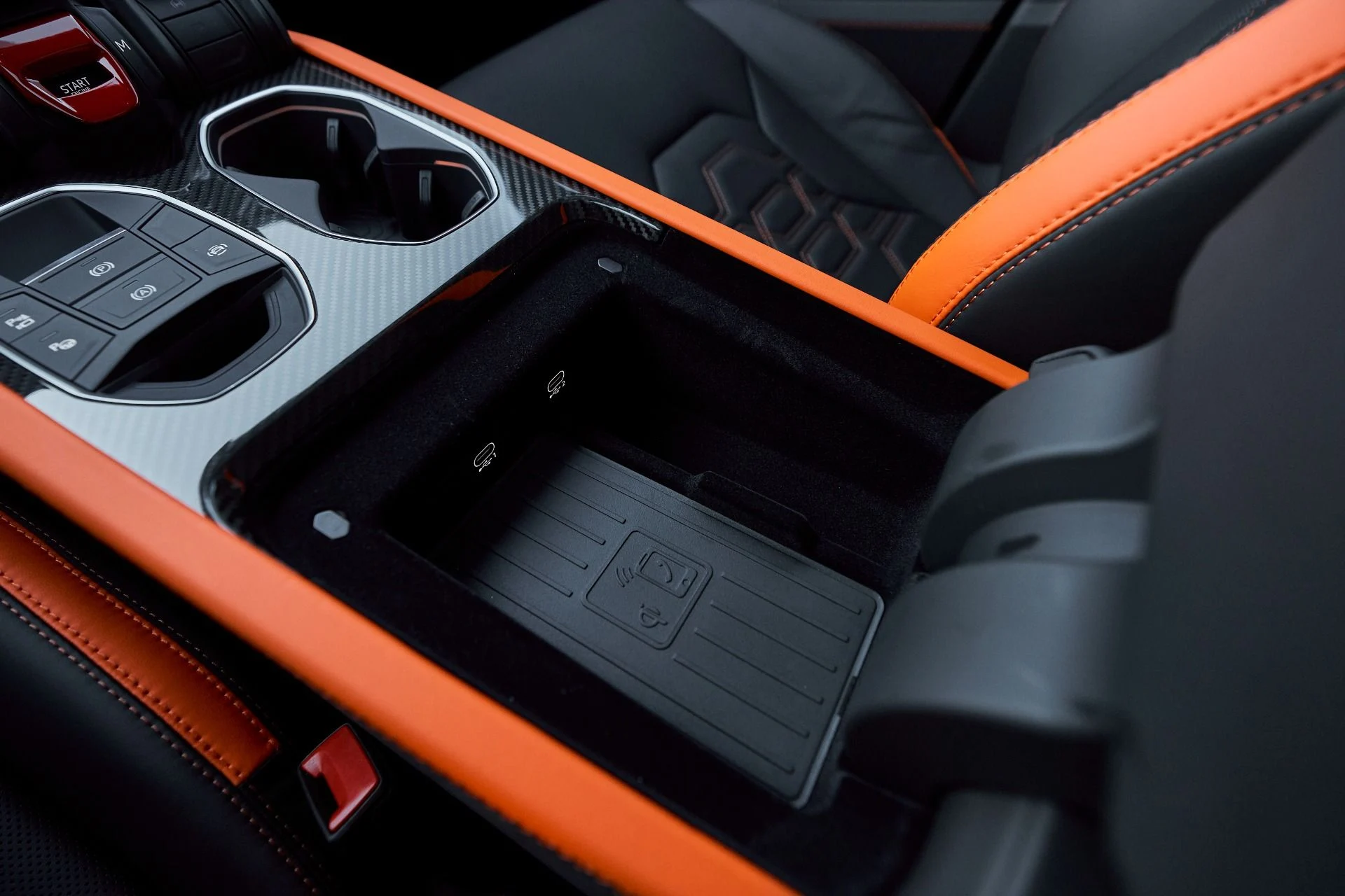 mph064_2459751994_Used_2025_Lamborghini_Urus_SE_1763680399_0b7777e797