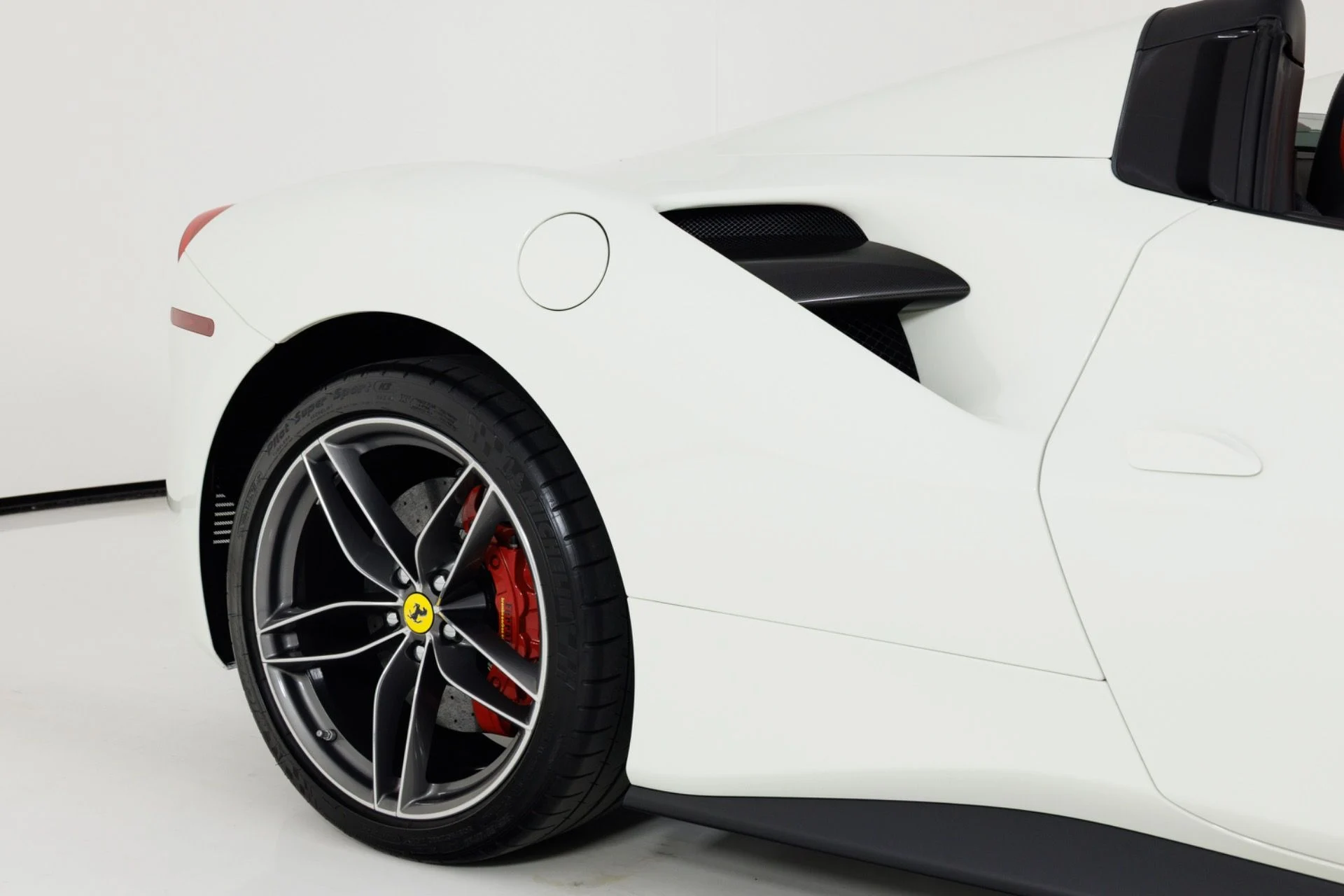 mph064_2478443230_Used_2017_Ferrari_488_Spider_1788388465_93df59497b