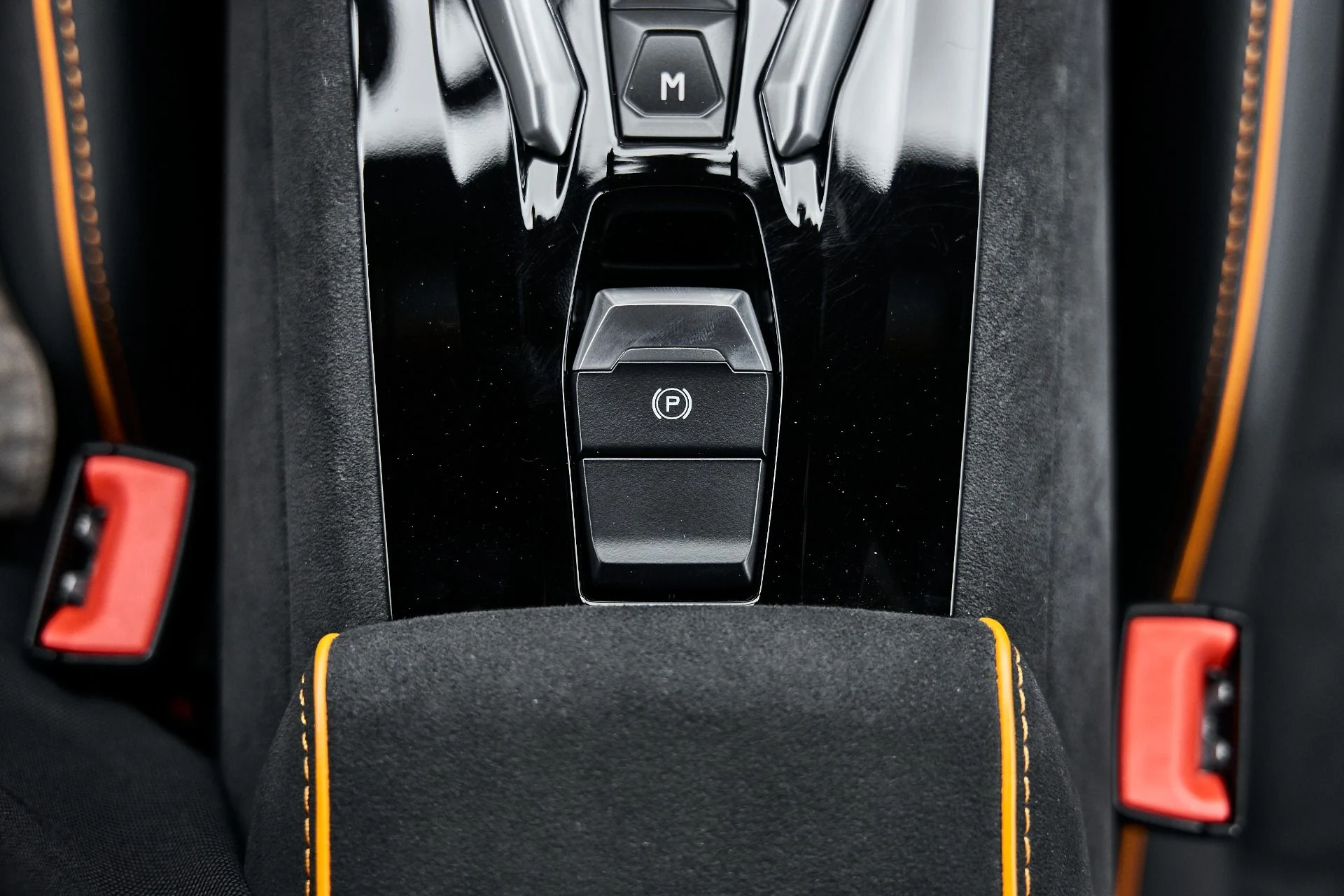 mph064_2502710643_Used_2023_Lamborghini_Huracan_Sterrato_Base_1780101824_e401f34e30