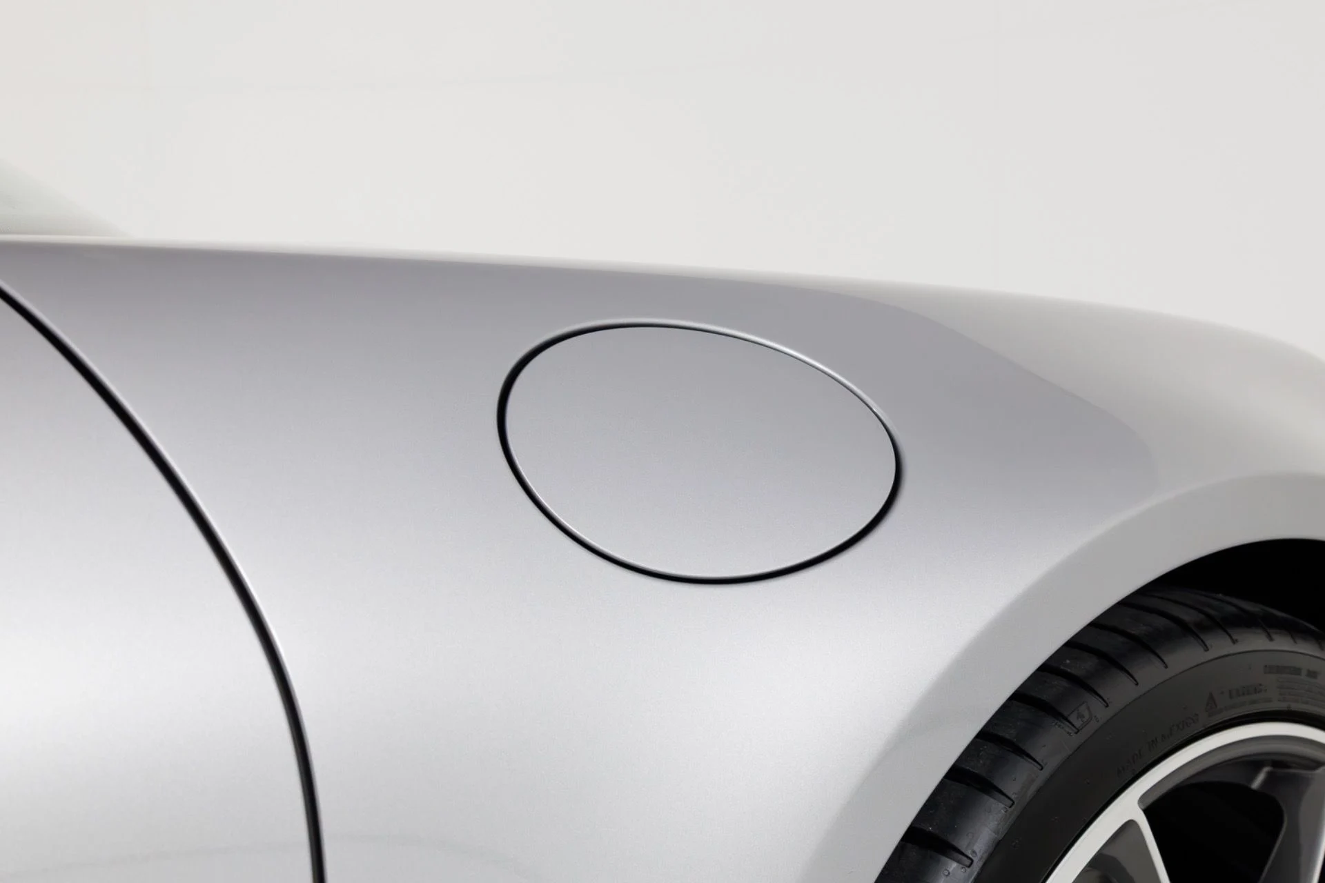 mph064_2504269482_Used_2022_Porsche_911_Carrera_1773941199_ede2fbf897