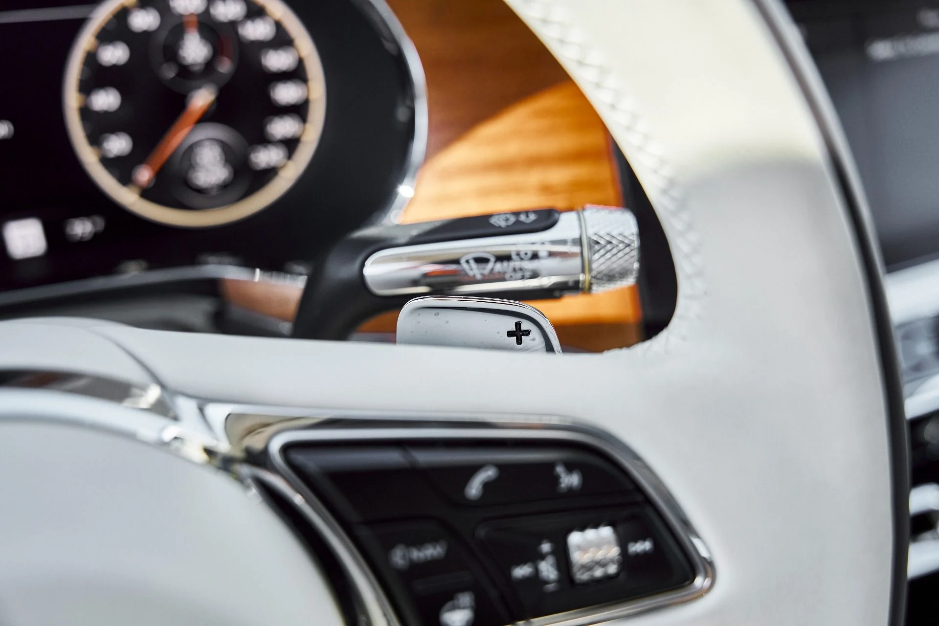 mph064_2526182393_Used_2023_Bentley_Flying_Spur_Hybrid_Odyssean_Edition_1770692527_d260a89c37