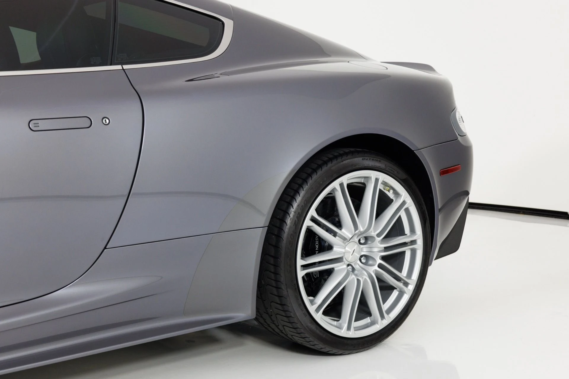 mph064_2529570240_Used_2010_Aston_Martin_DBS_1792190119_f78f2c2c9d