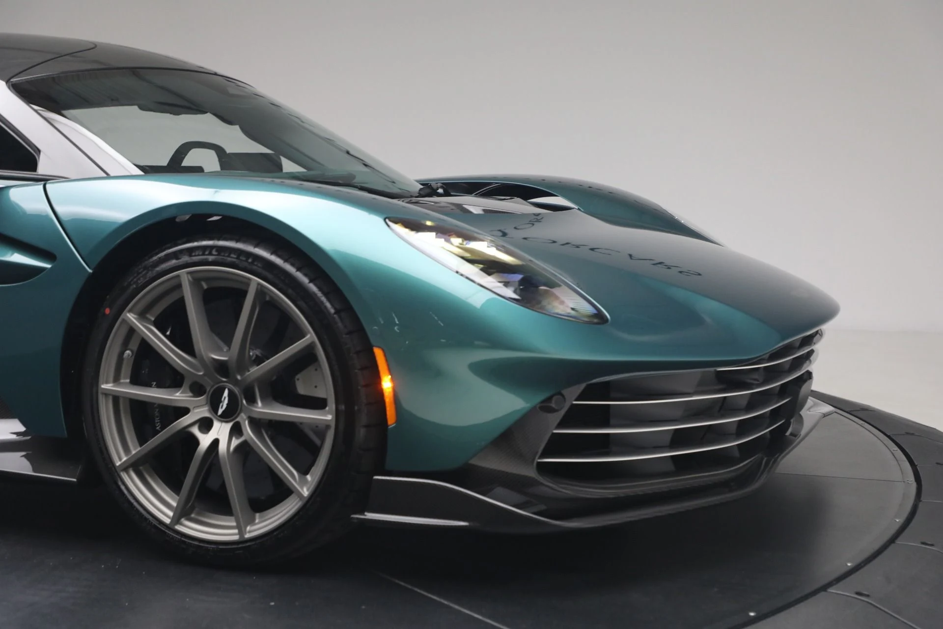 mph064_256108737_New_2026_Aston_Martin_Valhalla_1779312560_57022179d1