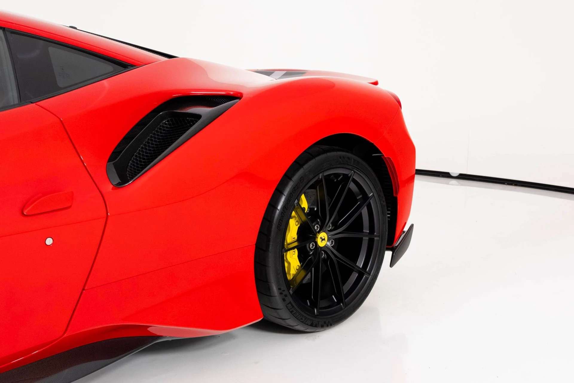 mph064_2569307252_Used_2019_Ferrari_488_Pista_Coupe_1764015876_1ec8f8bb48