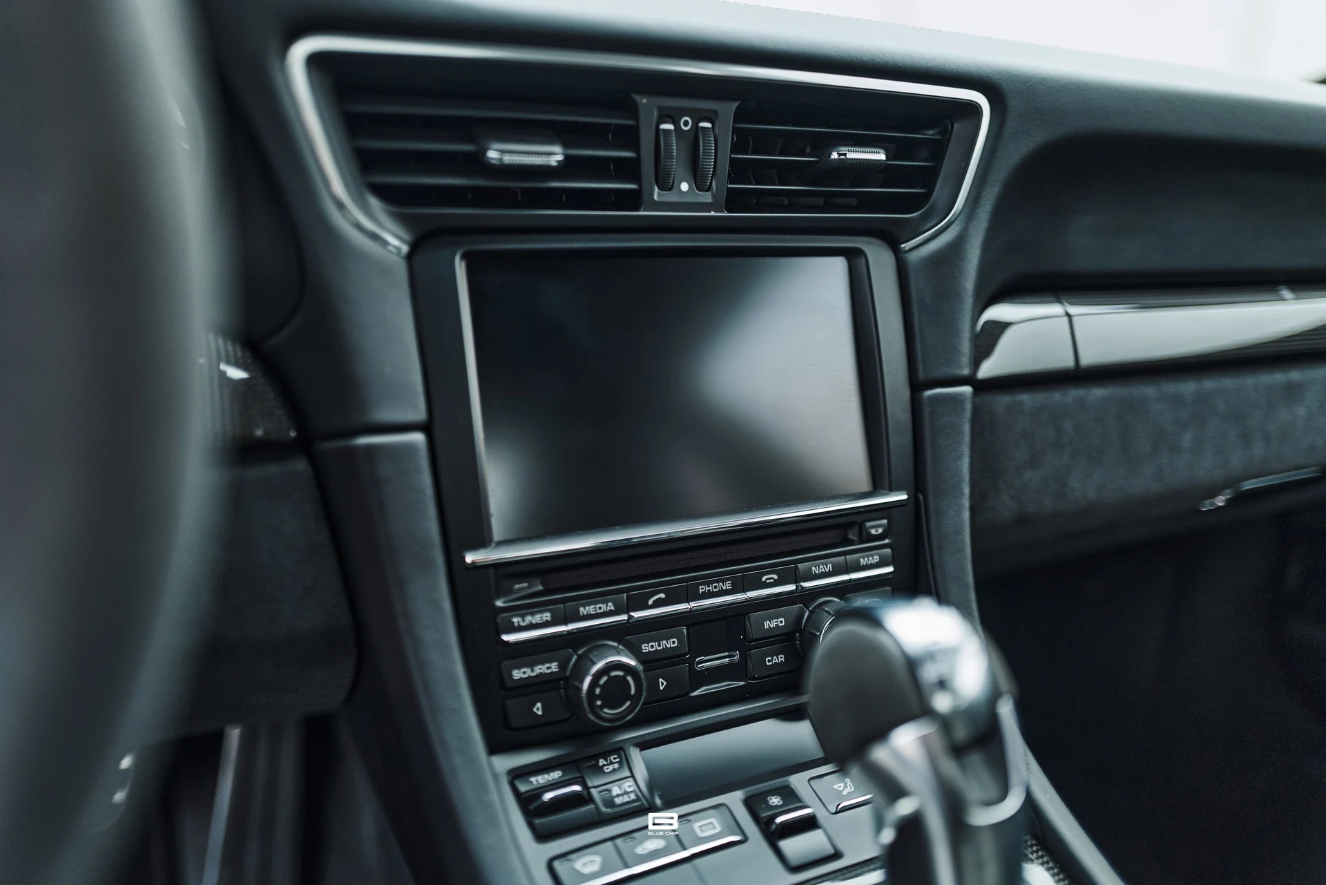 mph064_2579153989_69d6841e27c978fc6dca4499_L1200385_c0f49b7d48