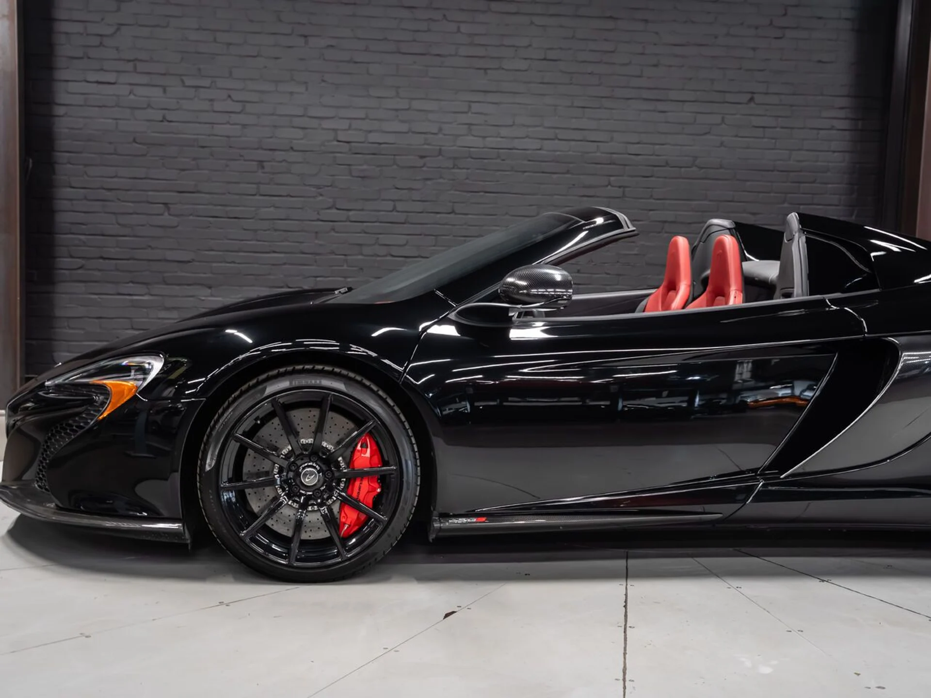 mph064_2589324207_mclaren_650s_2015_ca7f0e434c