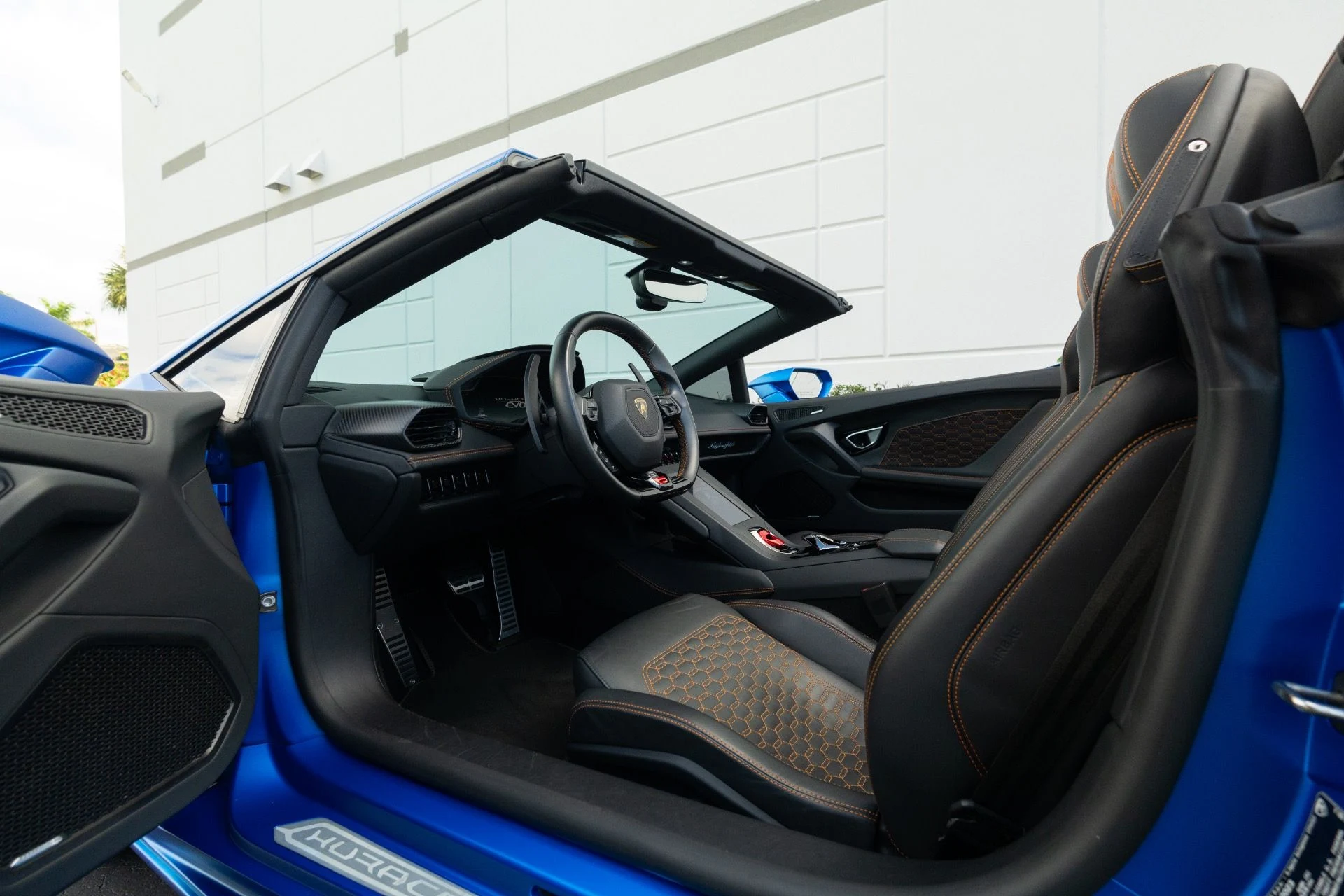 mph064_263244126_Used_2023_Lamborghini_Huracan_EVO_Spyder_1763055563_efb6f42dc2