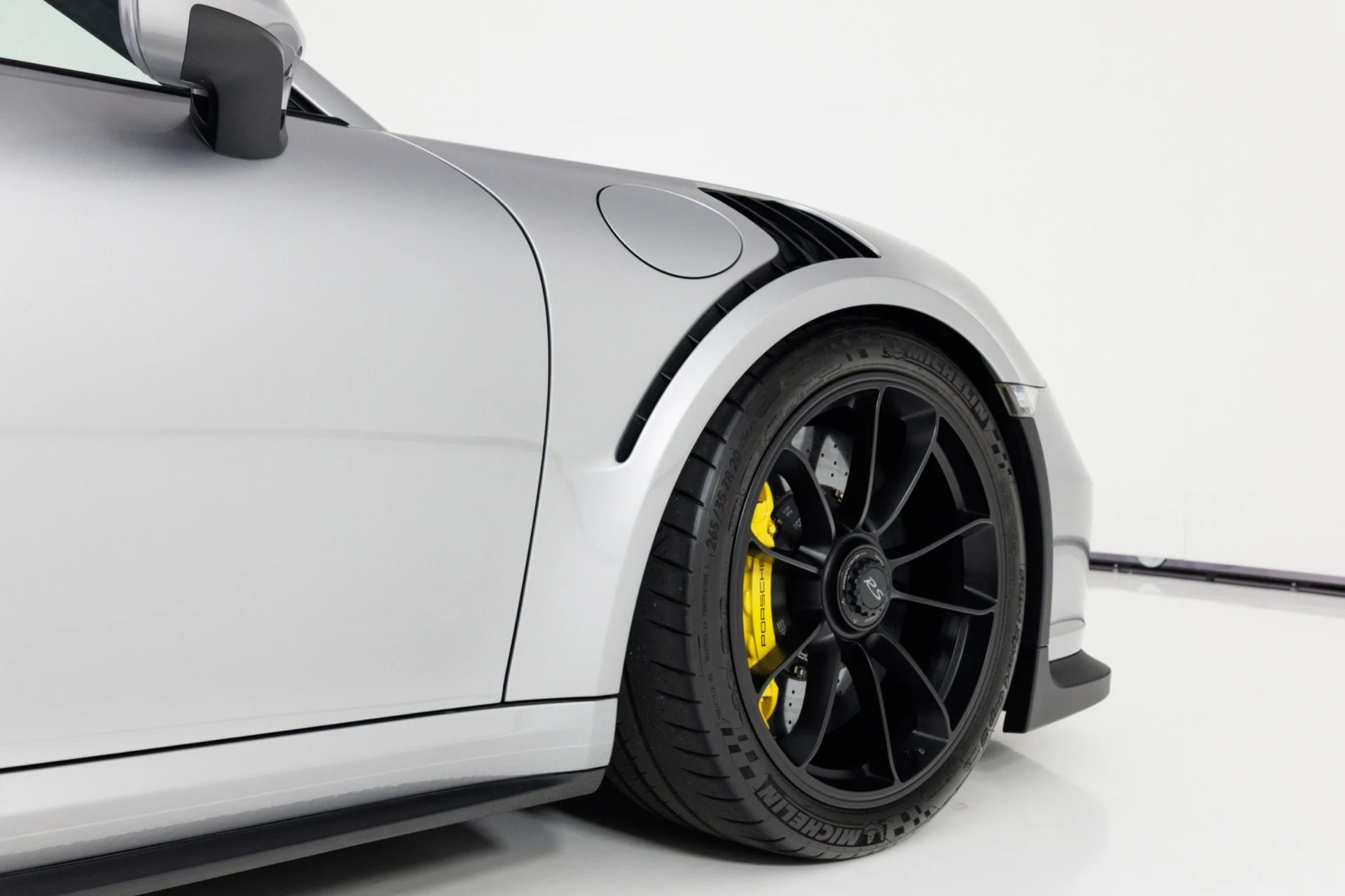 mph064_263248202_Used_2016_Porsche_911_GT_3_RS_1782496729_d78ea8e1cc
