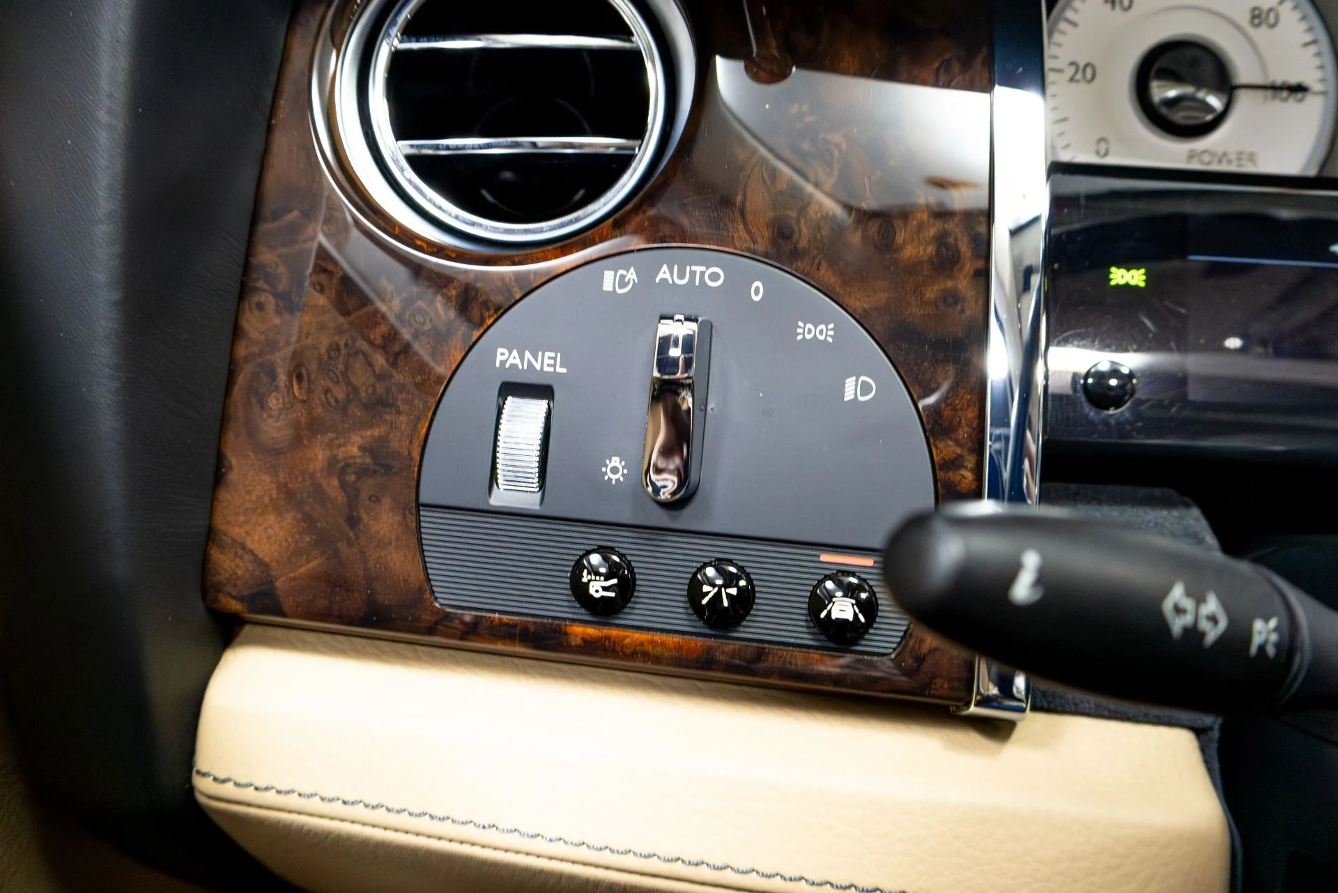 mph064_2674644234_Used_2017_Rolls_Royce_Ghost_1774888920_c98ea87f50