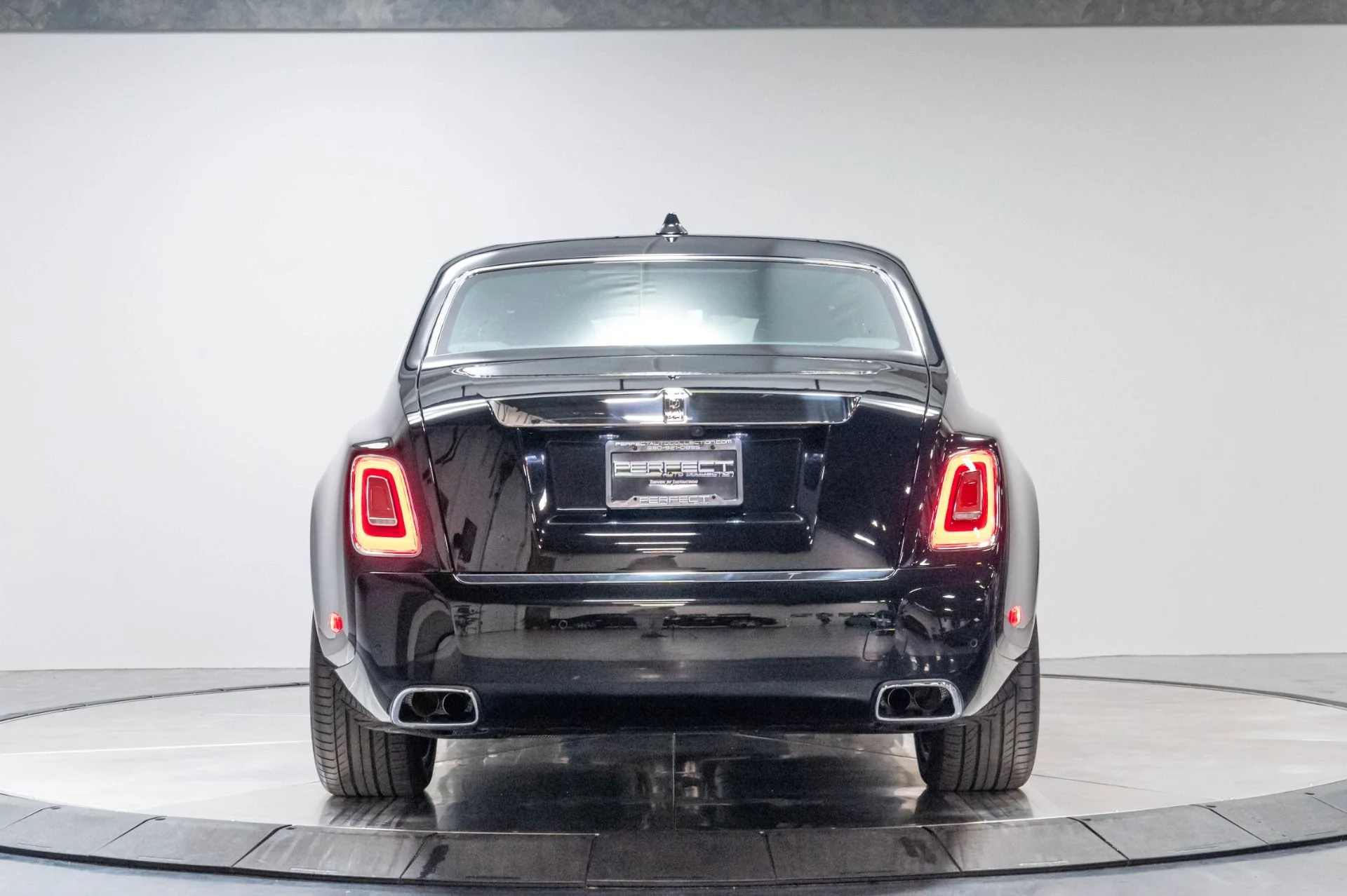 mph064_2717851571_Used_2024_Rolls_Royce_Phantom_1786998210_bd2b6630da