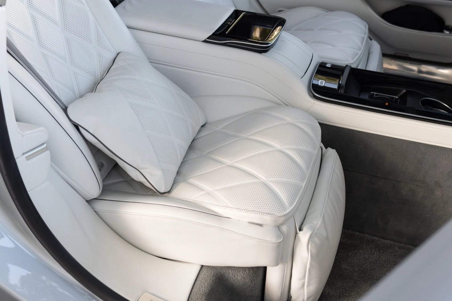 mph064_2741595499_Used_2022_Mercedes_Benz_S_Class_Mercedes_Maybach_S_580_4_MATIC_1769453415_d822717da4