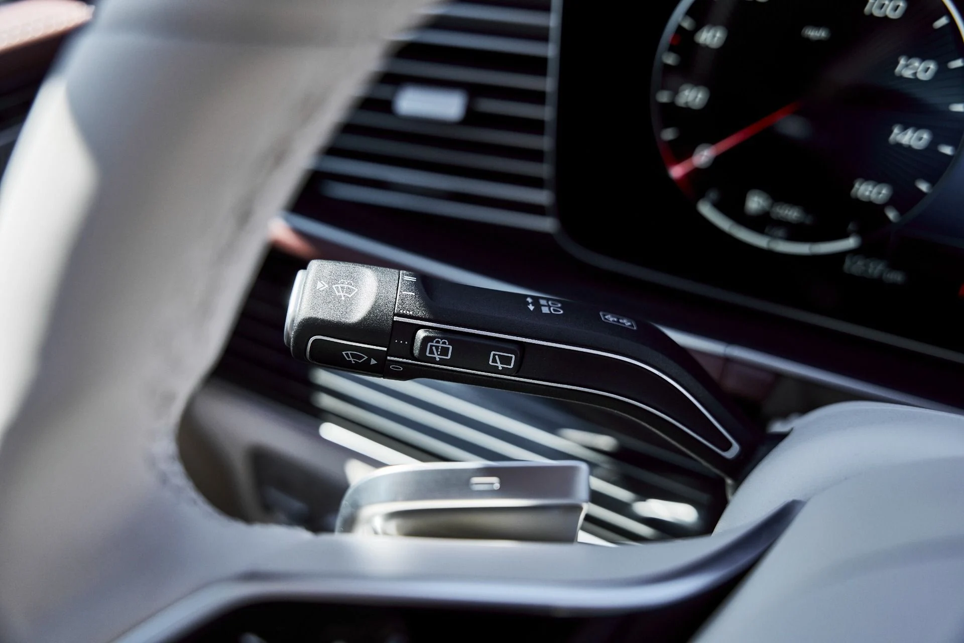 mph064_2753841681_Used_2026_Mercedes_Benz_GLS_Maybach_GLS_600_1777074160_14016d89e2