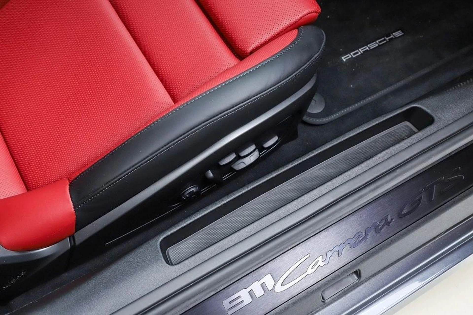 mph064_2766174036_n_MG_759_Jkt_G0_uxabrv5_L3e_Bskb_M_9ecd04f480