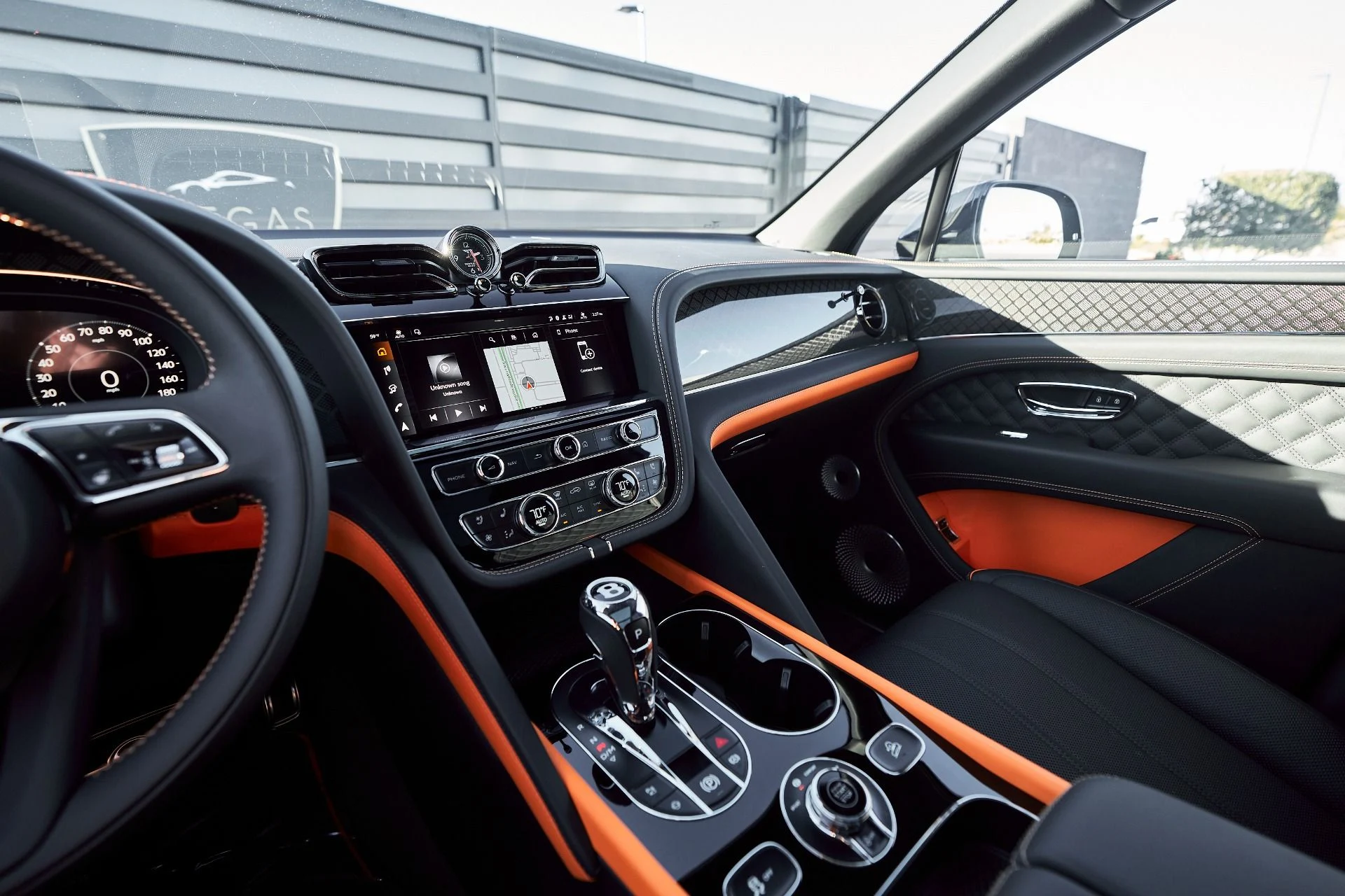 mph064_2776137901_Used_2025_Bentley_Bentayga_S_Black_Edition_1764904271_b1d6565894