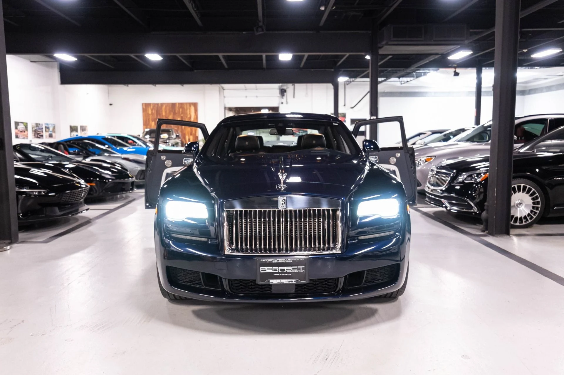 mph064_281690731_Used_2018_Rolls_Royce_Ghost_Base_1786492649_4ce9ec01ff