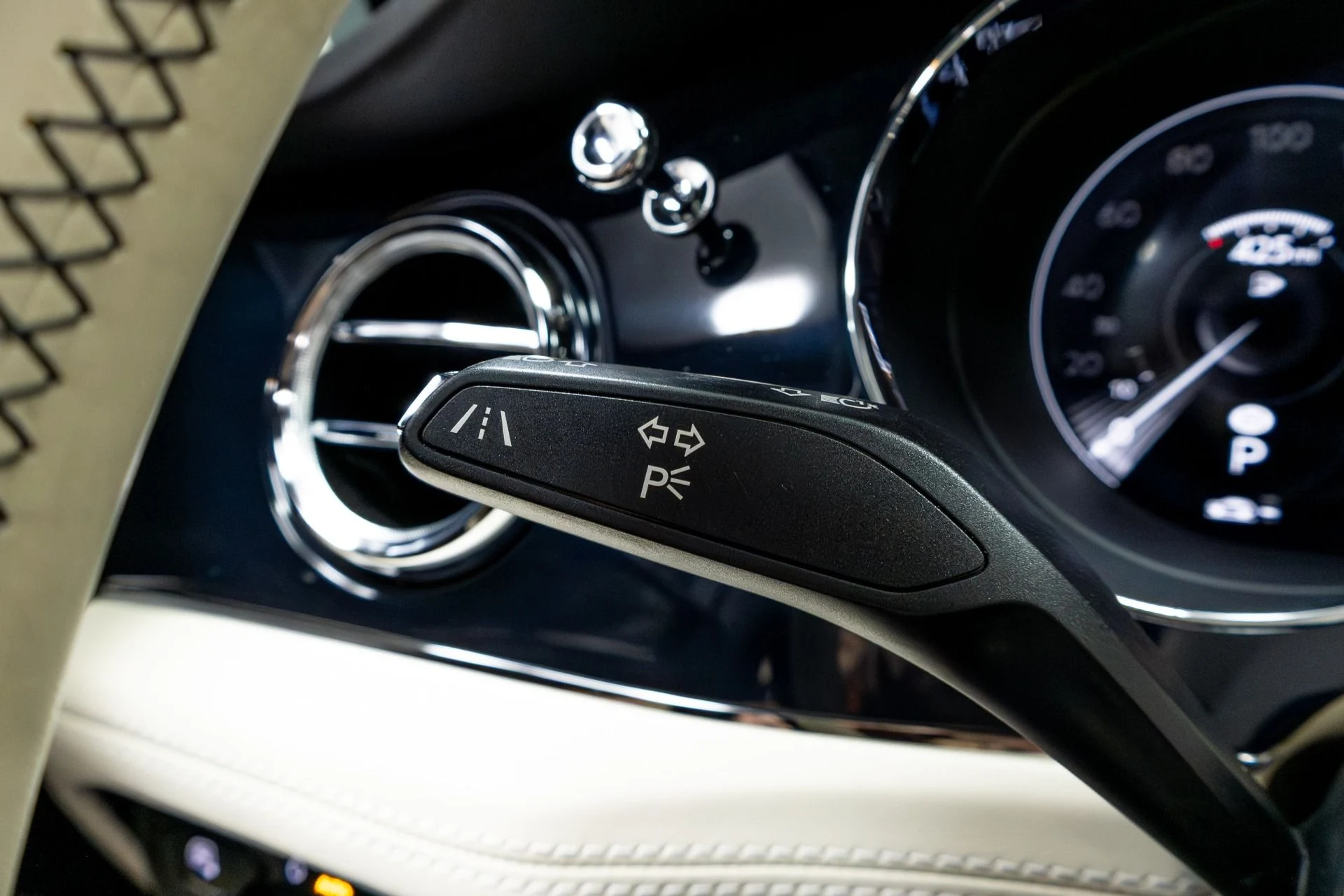 mph064_2828588743_Used_2021_Bentley_Bentayga_V8_First_Edition_1774291657_c48f7566bc