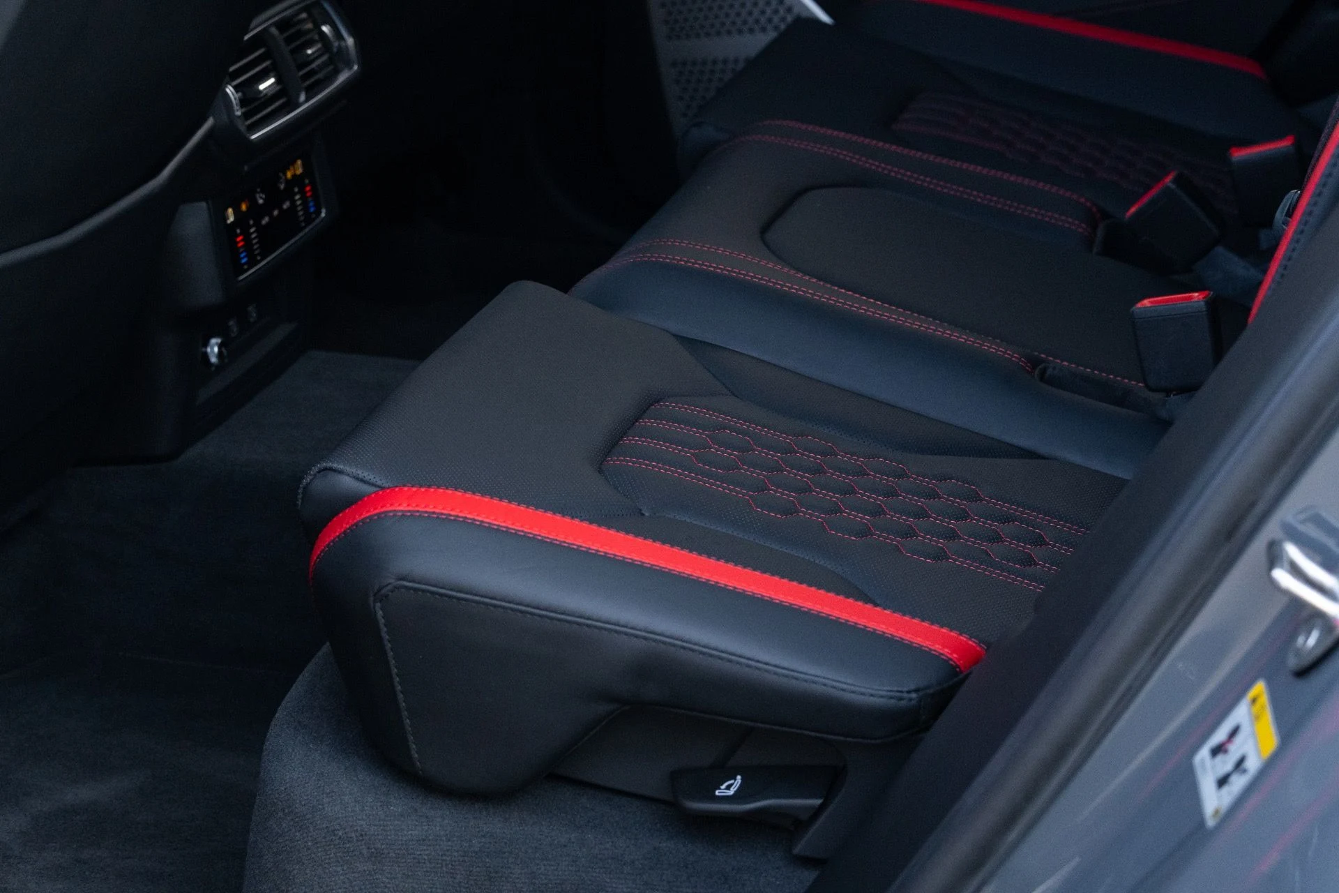 mph064_2832425207_Used_2024_Lamborghini_Urus_S_1781216022_d7e5762d56