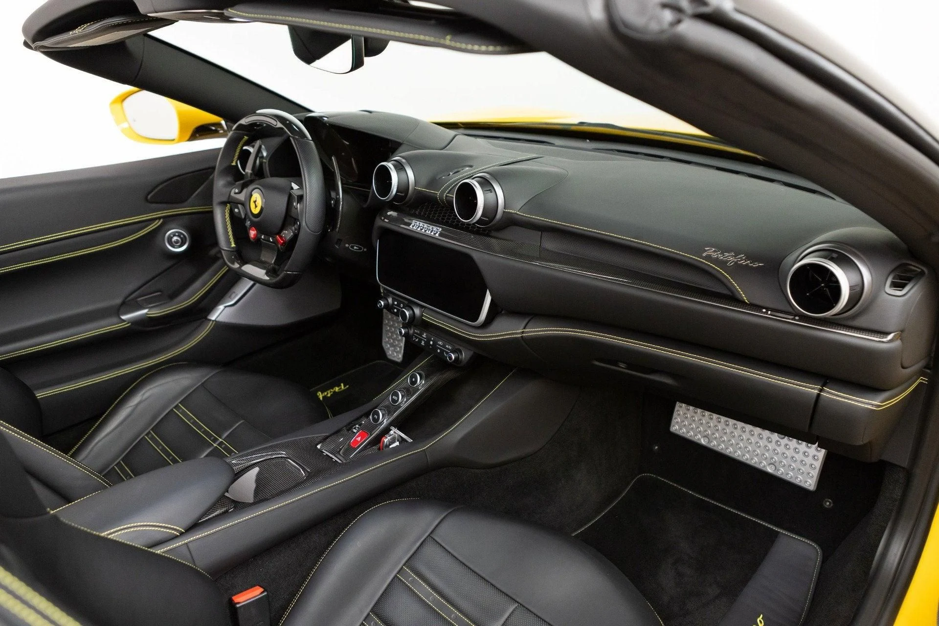 mph064_2842728227_Used_2020_Ferrari_Portofino_1777367942_378dfddde9