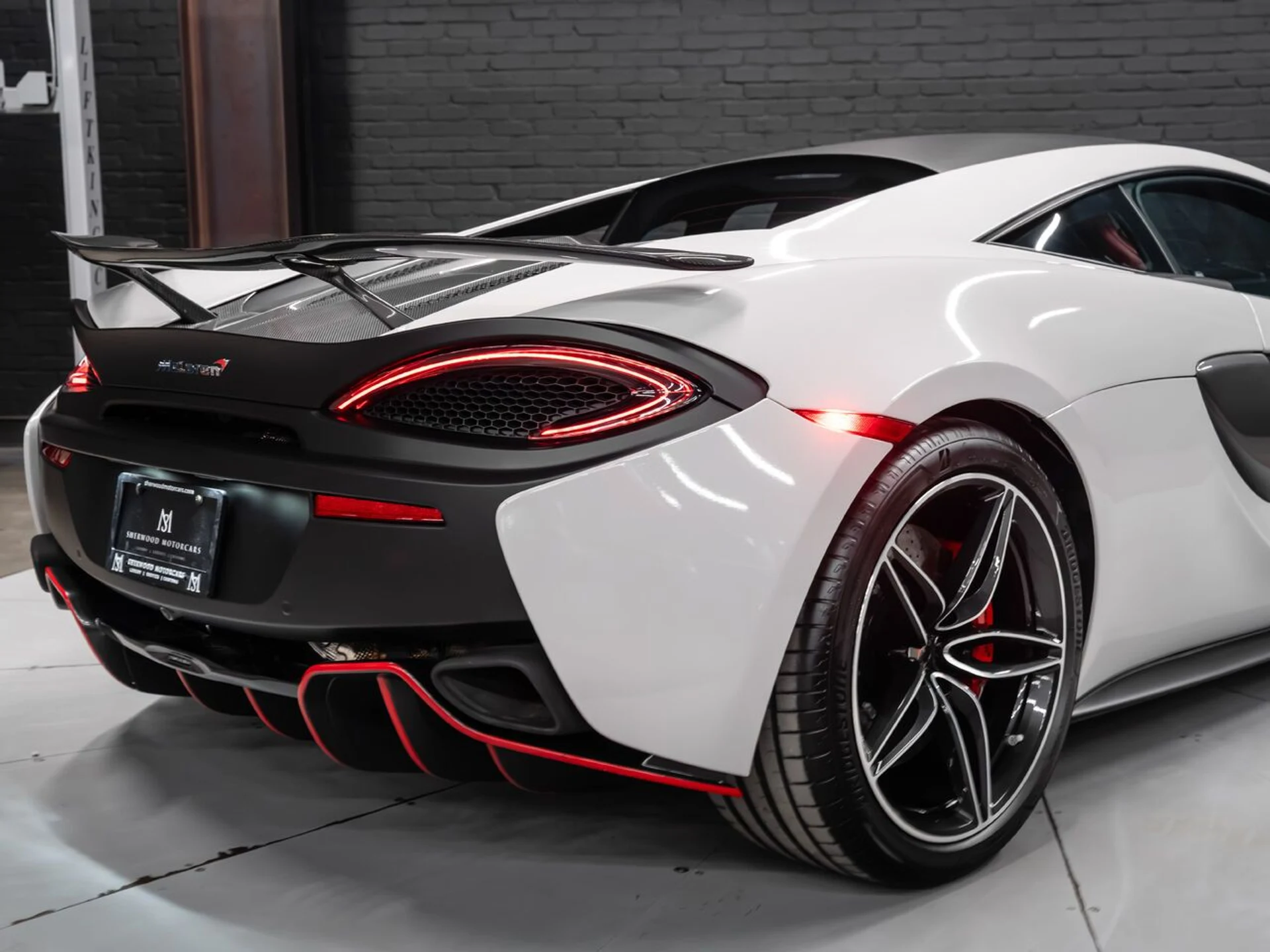 mph064_2886101771_mclaren_570s_2017_21cb04b21d