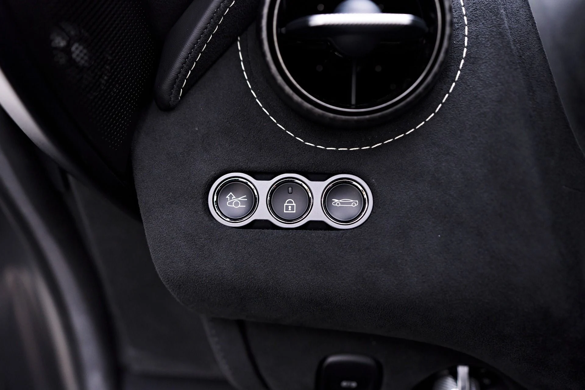 mph064_2910420385_Used_2024_Mc_Laren_750_S_1750817086_cc0b43134b