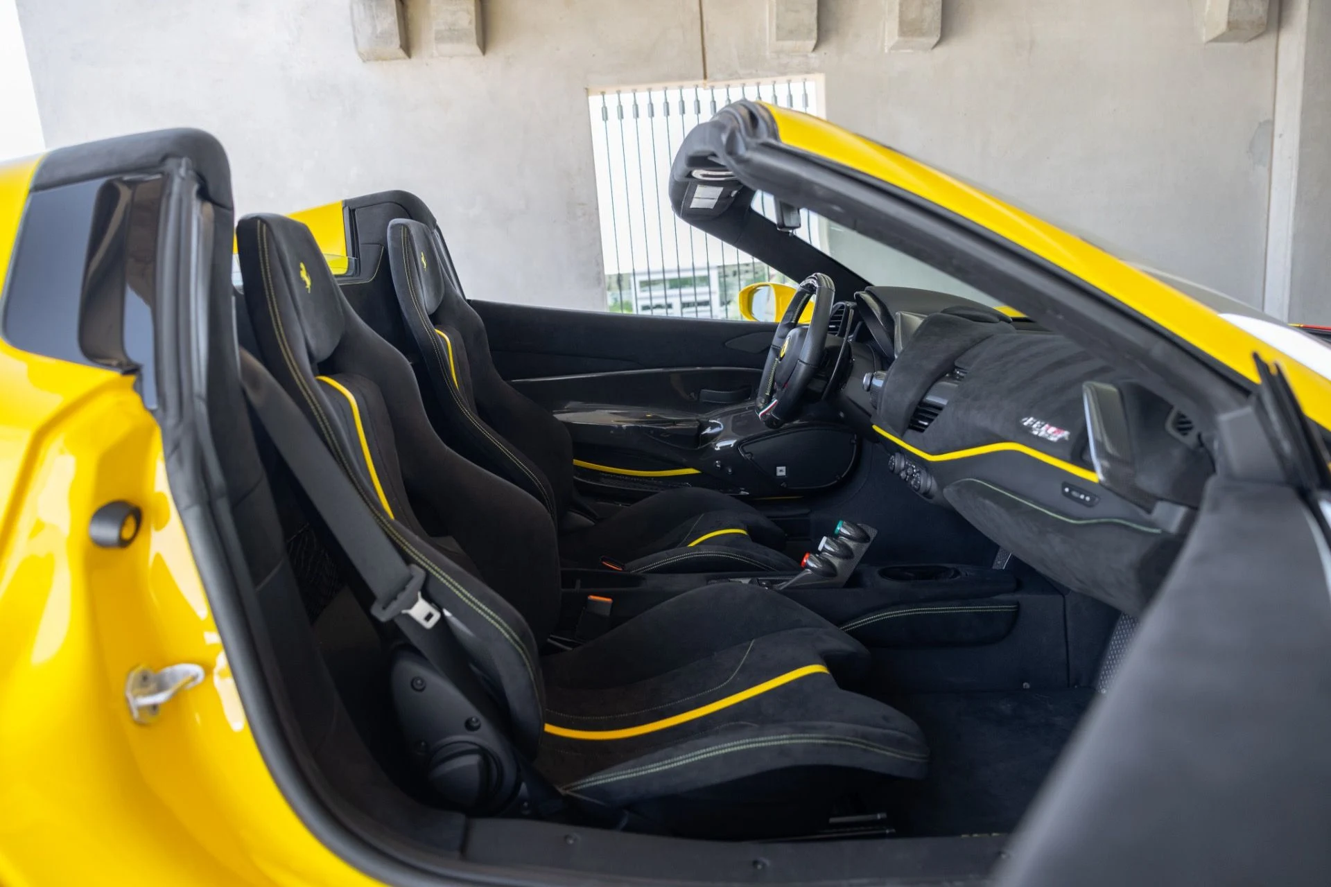mph064_2992331634_Used_2020_Ferrari_488_Pista_Spider_1785218764_a8e3339428