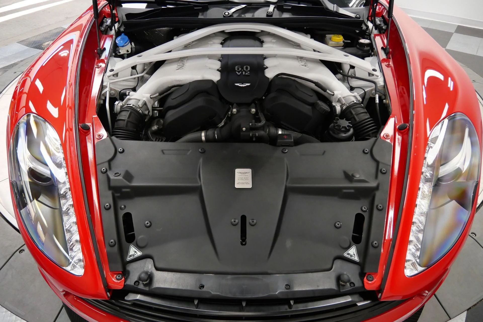 mph064_3005514485_Used_2014_Aston_Martin_Vanquish_AML_Color_V12_Power_Awesome_Sound_1781289634_84b3eabe1c