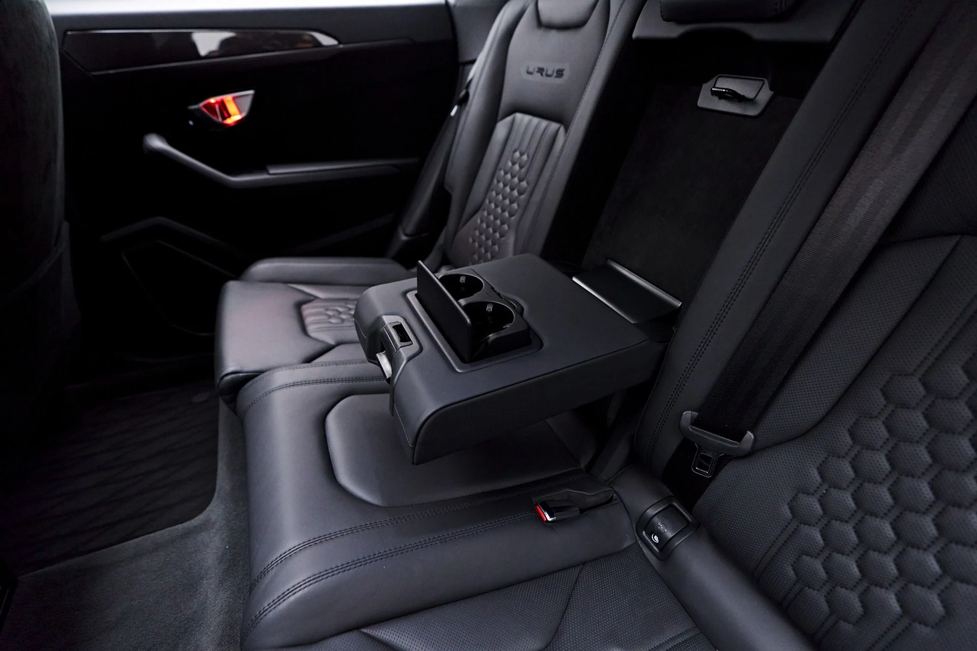 mph064_301609910_Used_2023_Lamborghini_Urus_Performante_1756943532_8b44388a78
