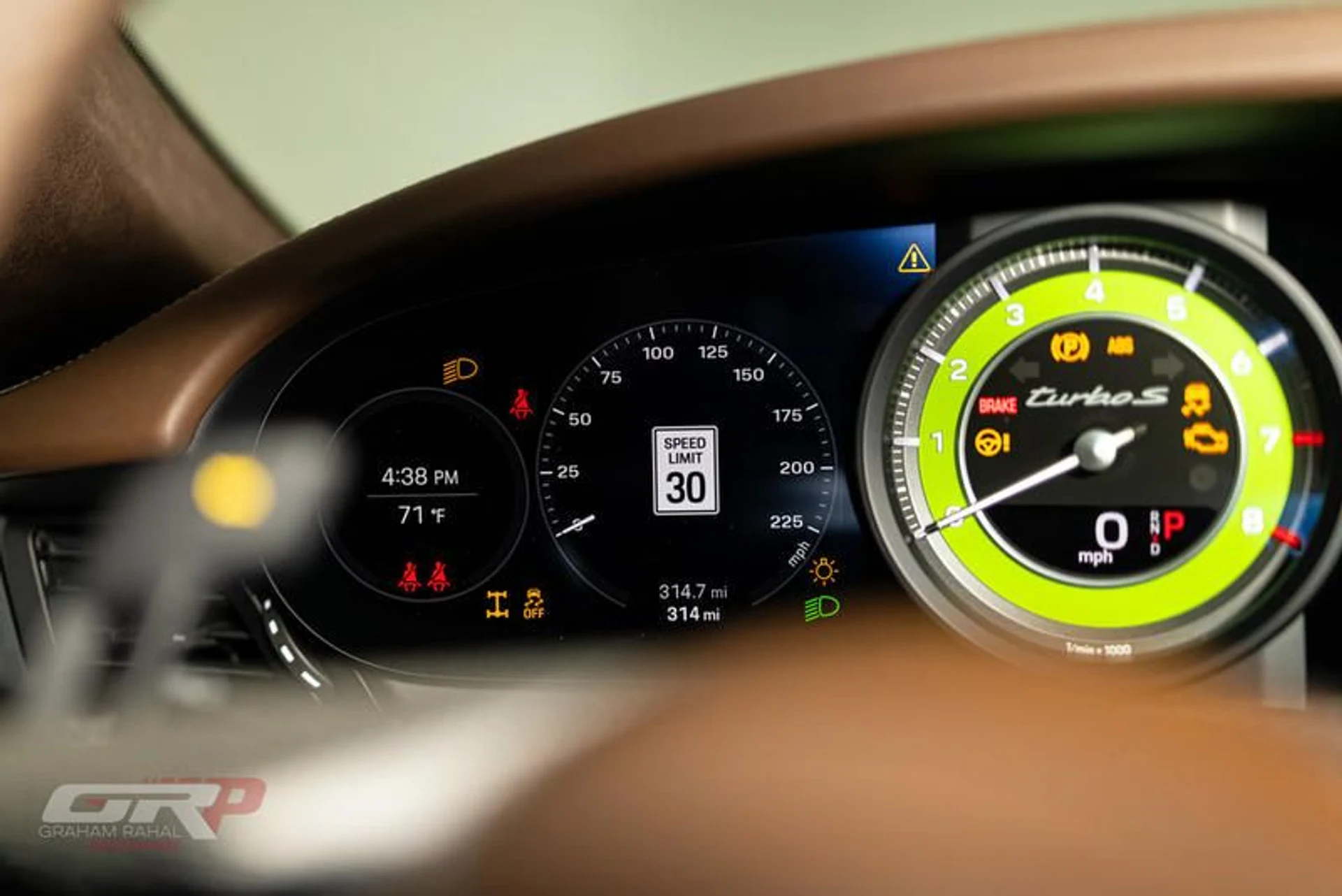 mph064_3035795745_007_CFC_71_8_C46_48_AD_A125_8_F6492_E732_E6_0aaff6be5e