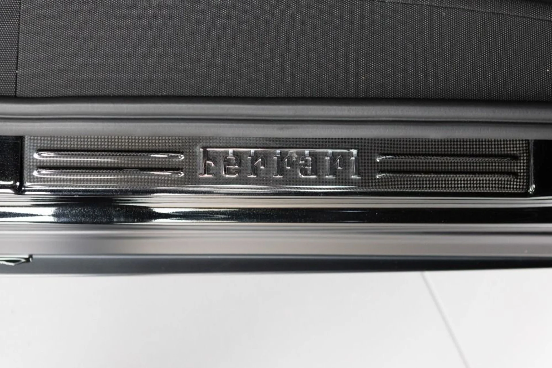 mph064_3045806844_Used_2025_Ferrari_Purosangue_a05563e701