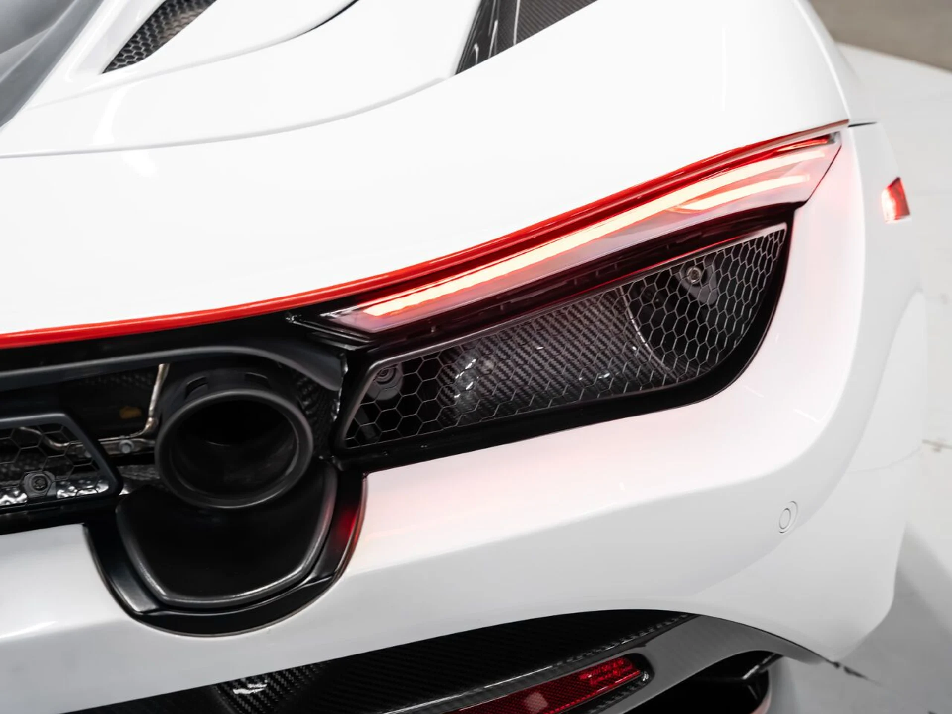 mph064_3136699079_mclaren_720s_2019_328440543b