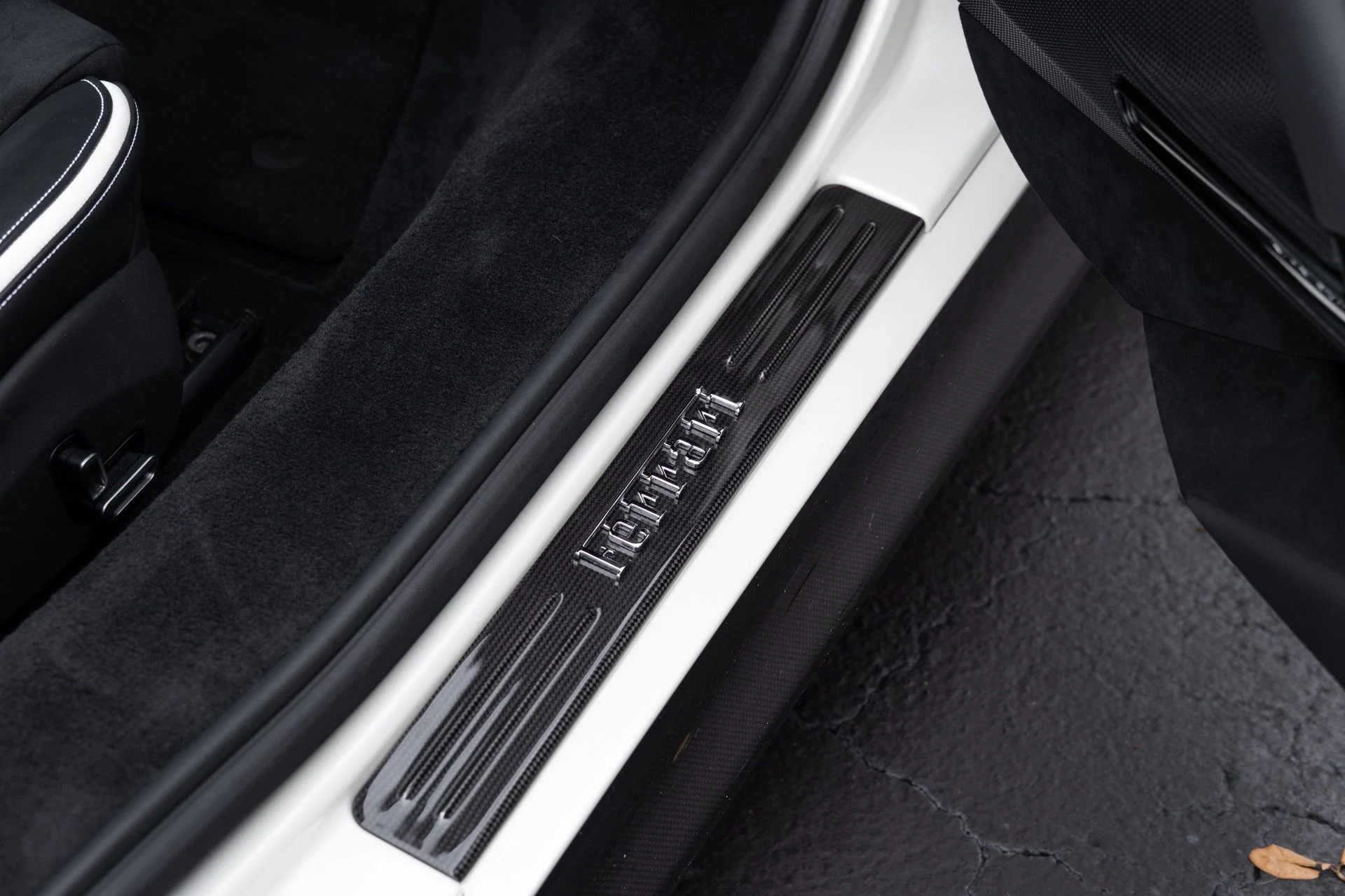 mph064_3170002434_Used_2024_Ferrari_SF_90_Spider_1775624639_e27065e502