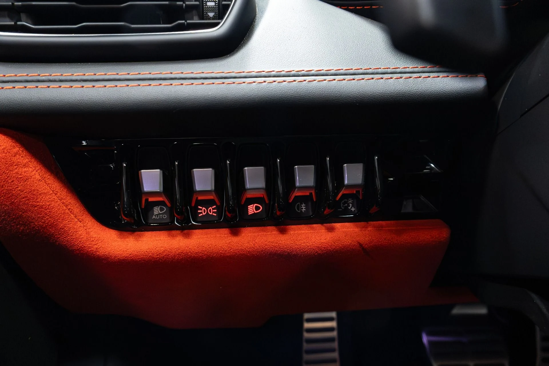 mph064_3173049425_Used_2021_Lamborghini_Huracan_EVO_1773475465_a082ec87bf