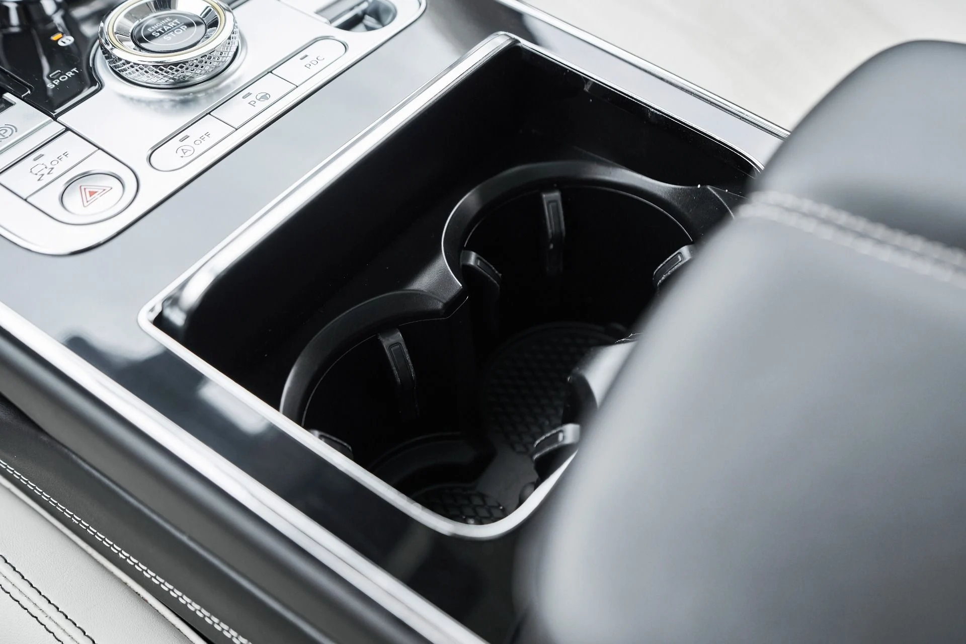 mph064_3173493964_Used_2022_Bentley_Flying_Spur_V8_1763502867_170476e010