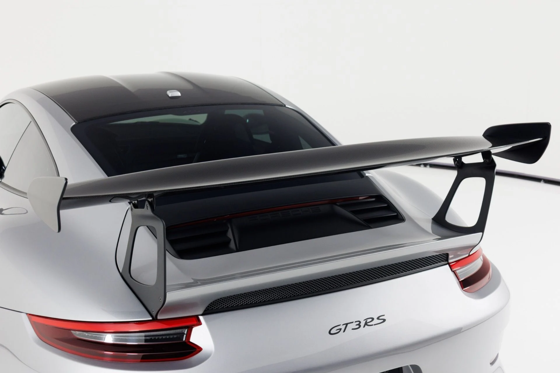 mph064_3187186977_Used_2019_Porsche_911_GT_3_RS_1778792364_8bb0ac46e5