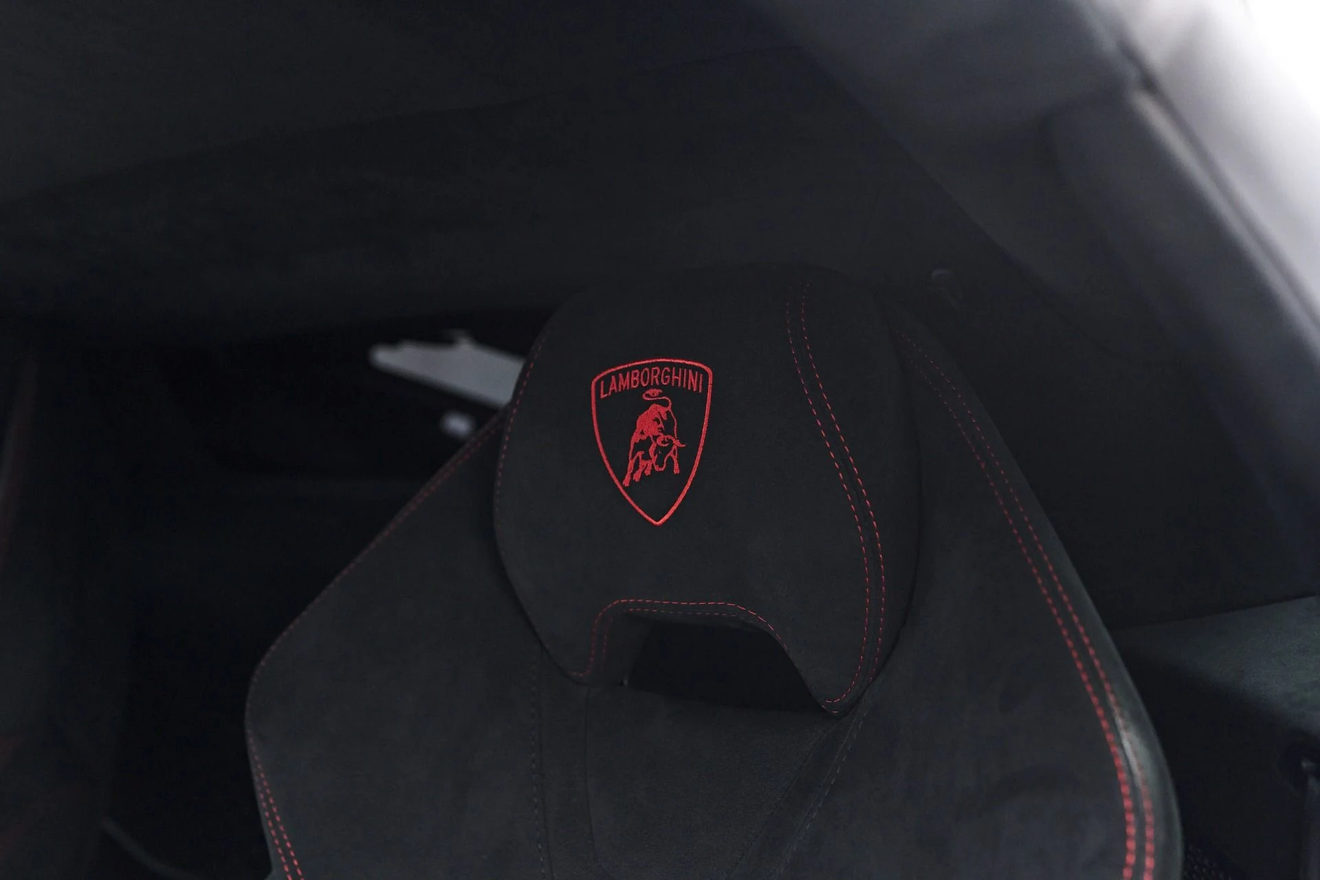 mph064_3207508387_Used_2018_Lamborghini_Huracan_Performante_1761069219_fe6e7ceac1