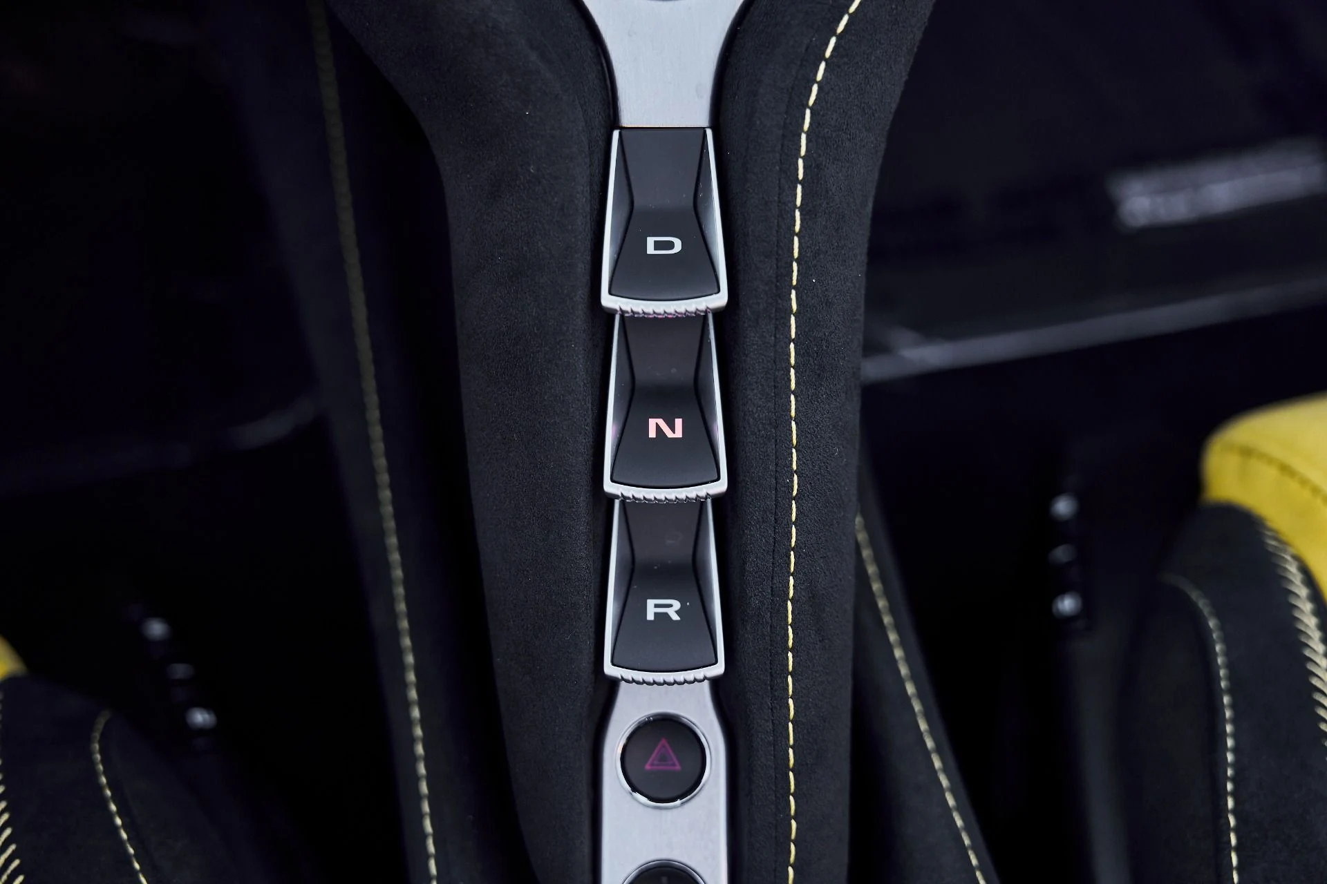 mph064_3216399571_Used_2026_Mc_Laren_750_S_1775868084_0a49c71195