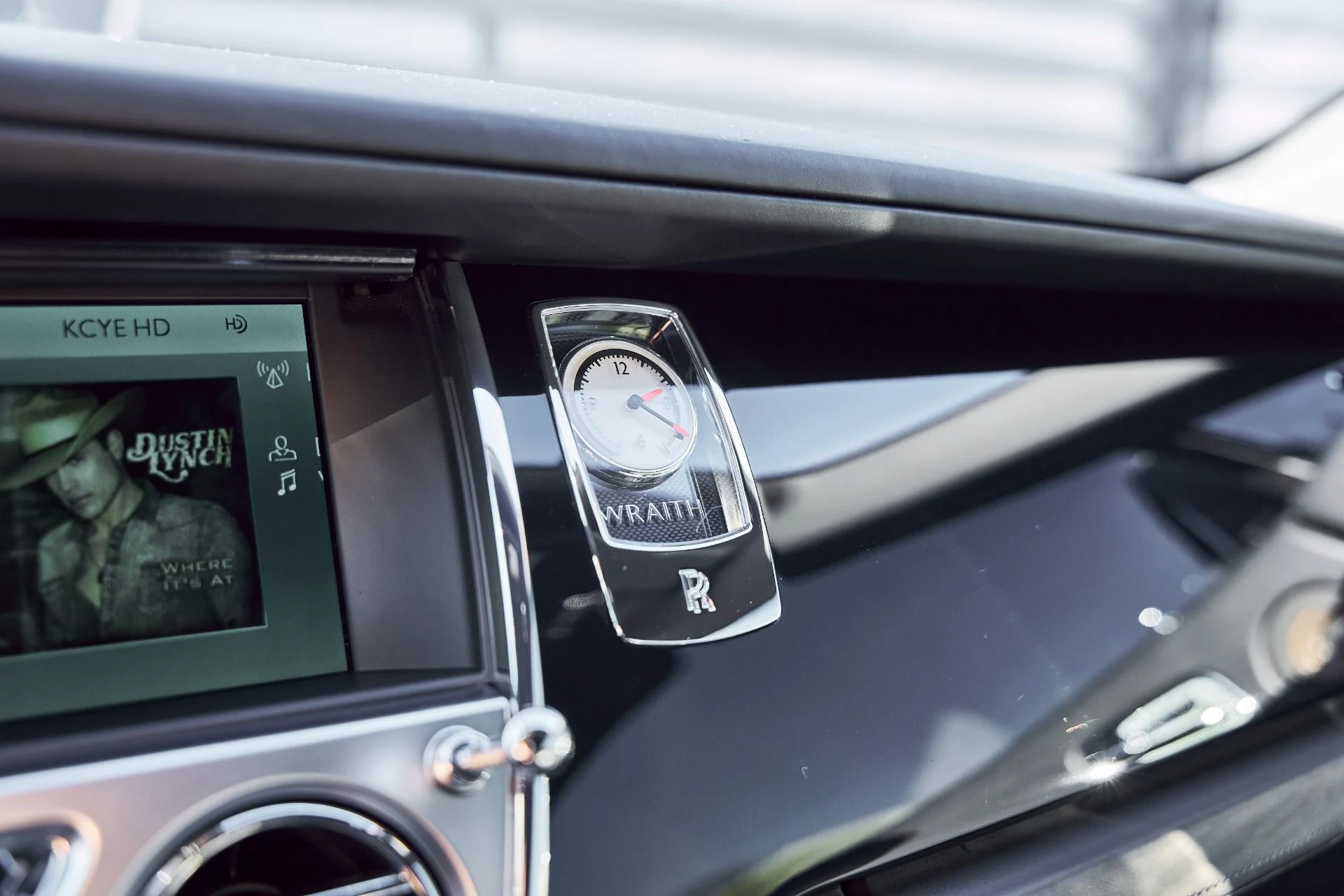 mph064_325369464_Used_2015_Rolls_Royce_Wraith_Base_1767063590_be8714e8df