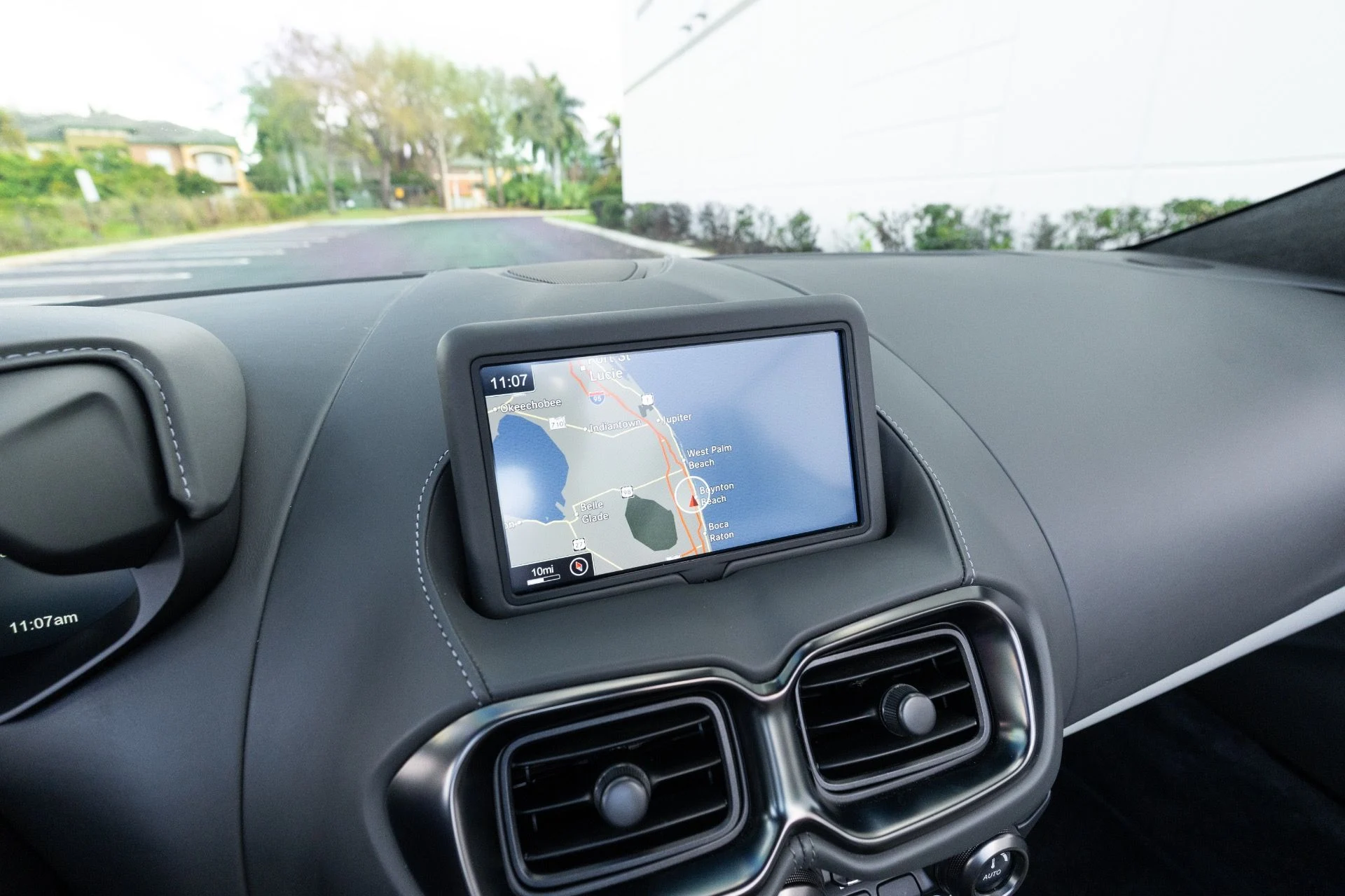 mph064_3257178896_Used_2023_Aston_Martin_Vantage_V8_1773336980_eca692d220