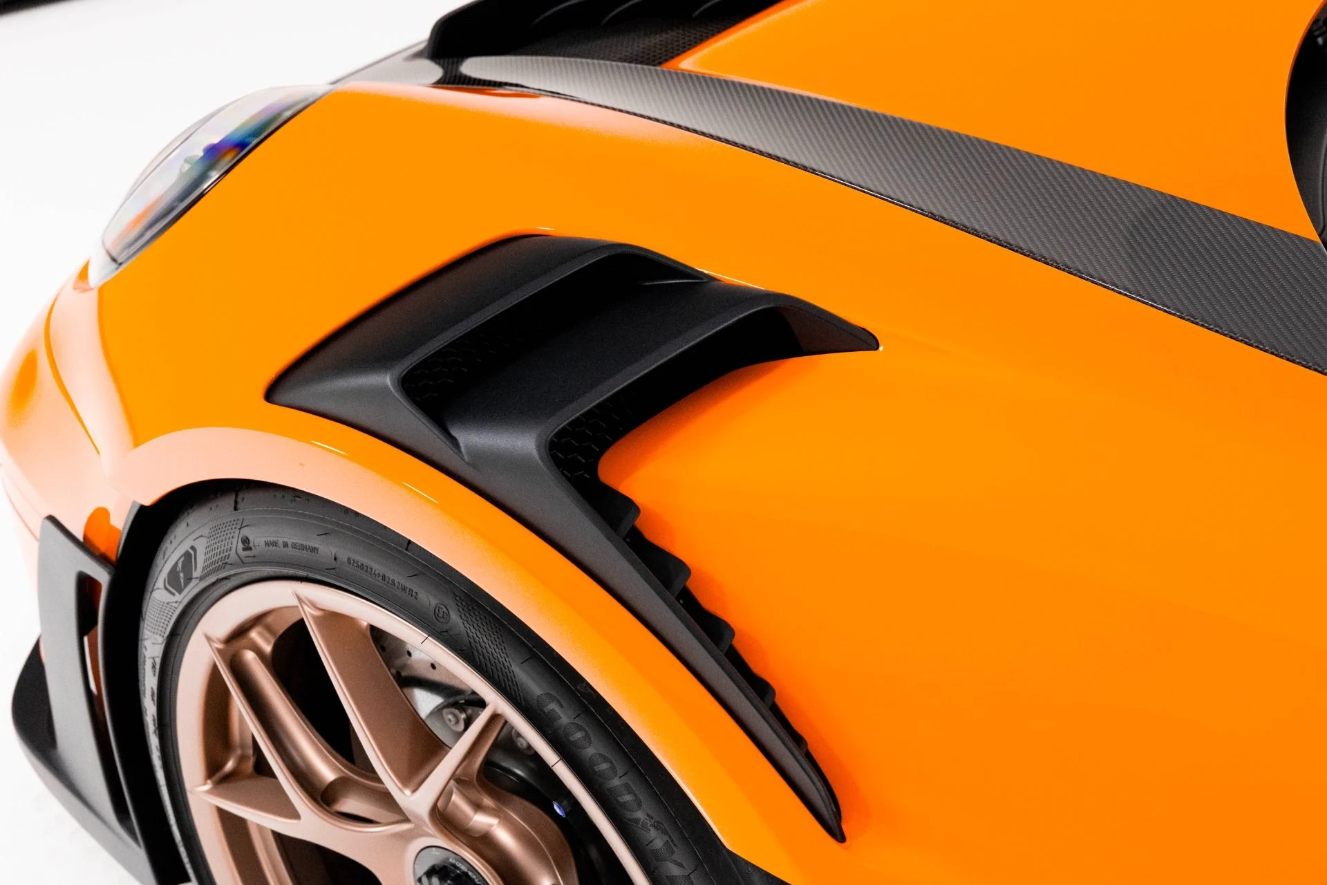 mph064_3260051_Used_2024_Porsche_911_GT_3_RS_1760133615_2d5759ee79