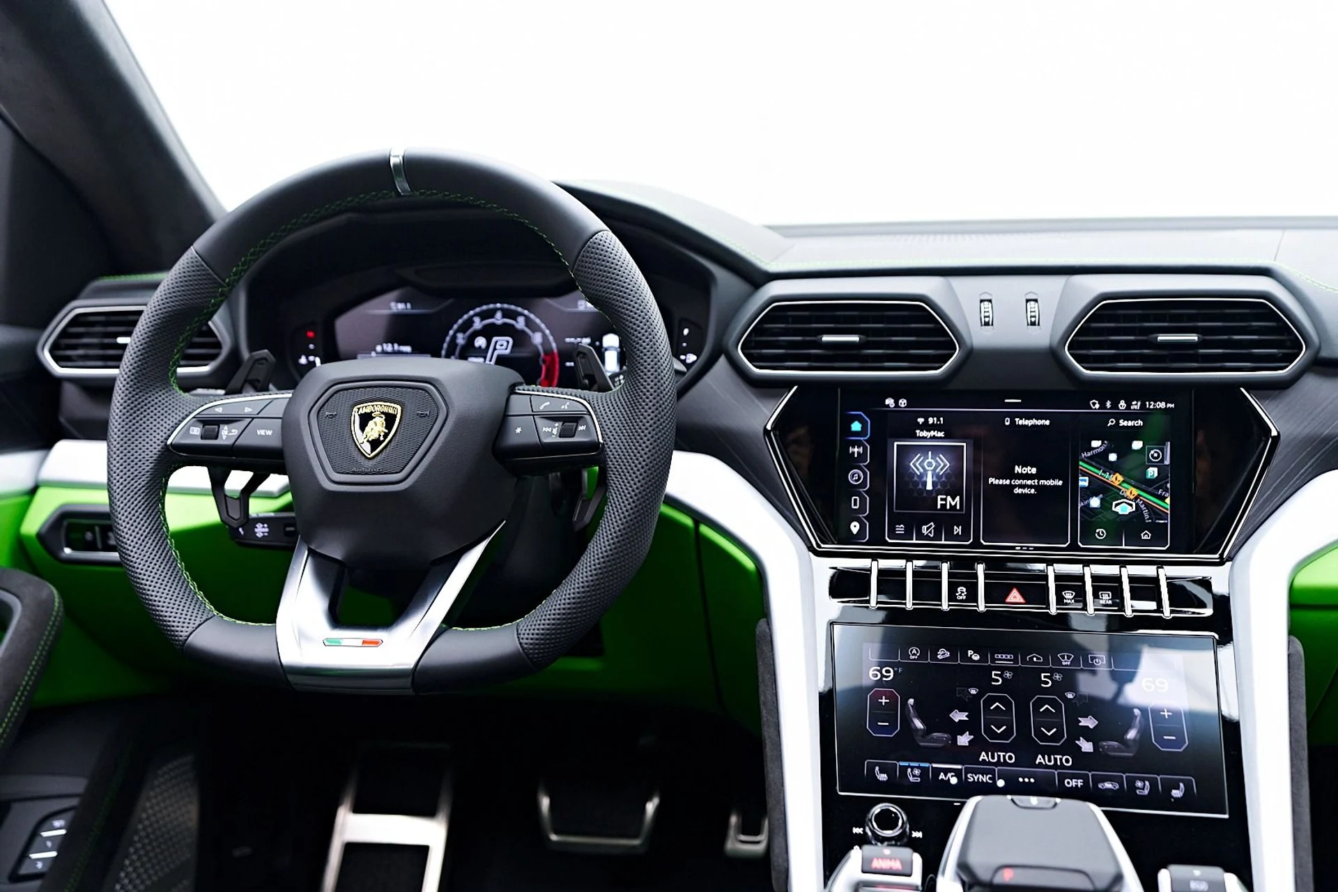 mph064_3263390460_Used_2024_Lamborghini_Urus_S_1745956869_b056d60bb0