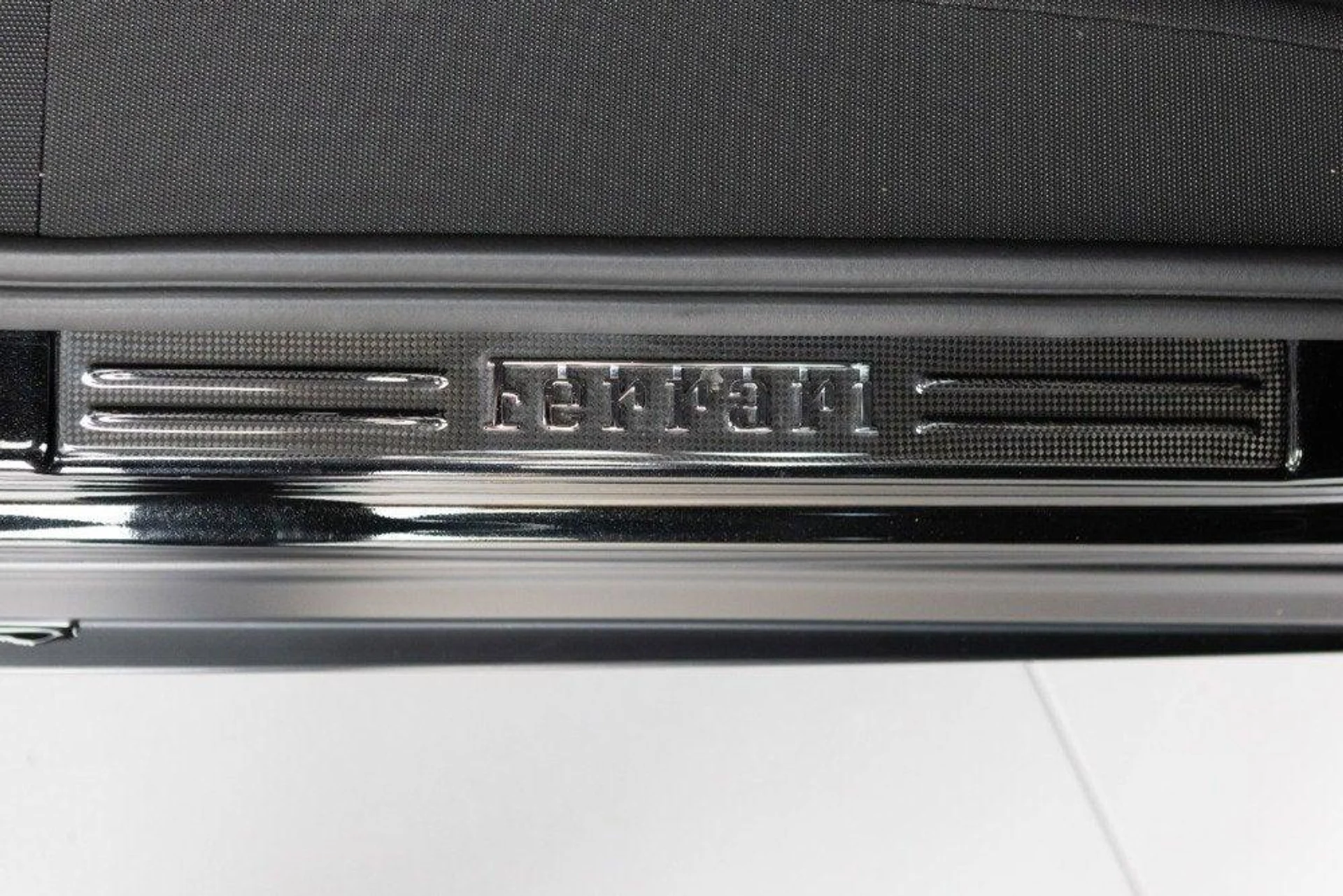 mph064_3264581157_Used_2025_Ferrari_Purosangue_1777382839_ea576eb394