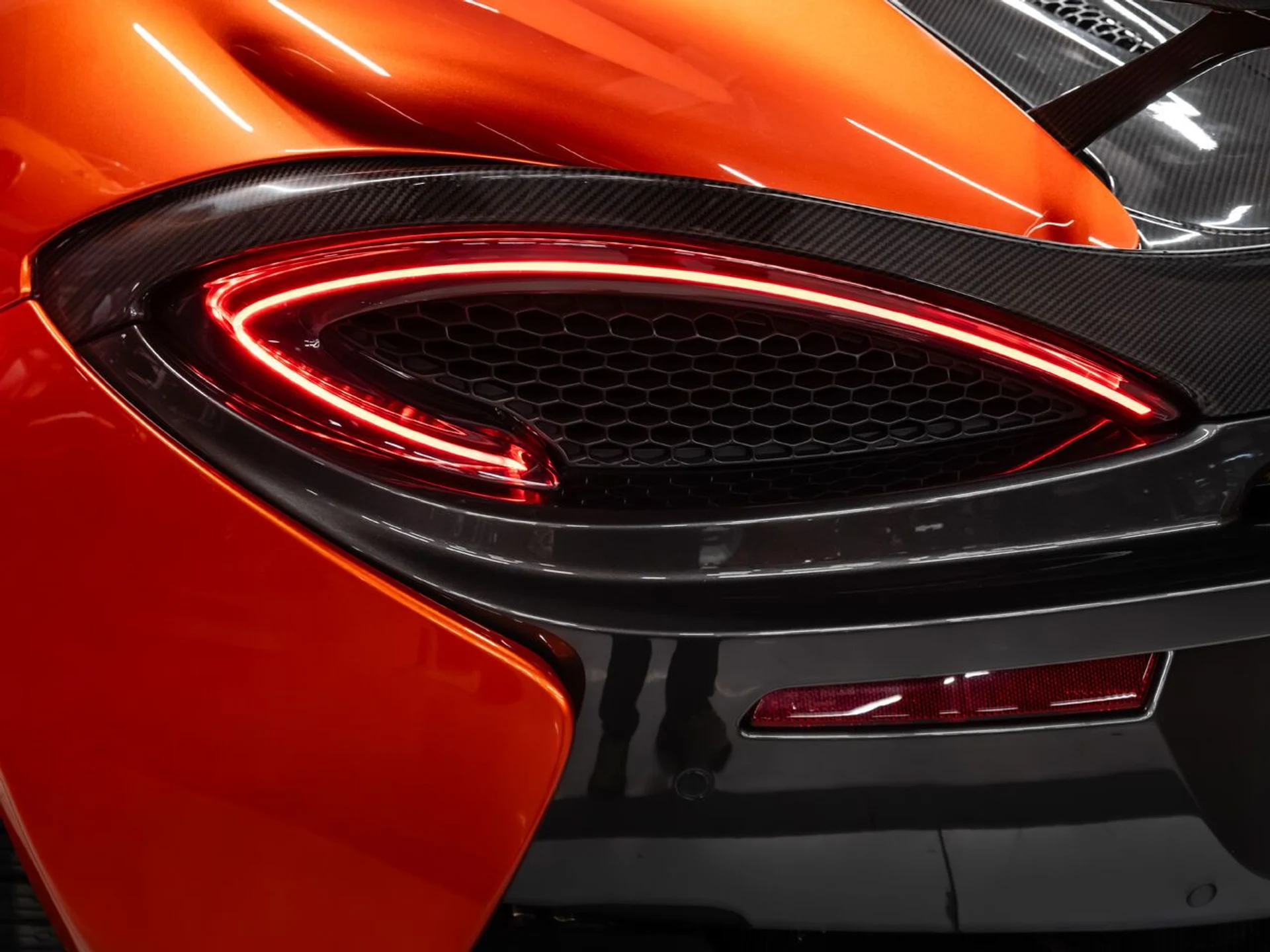 mph064_3293727354_mclaren_570s_2017_1d1f89b040