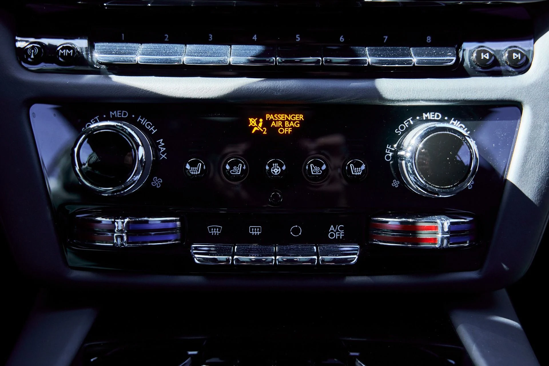 mph064_3368381574_Used_2025_Rolls_Royce_Spectre_Base_1771642485_f00da6c13e