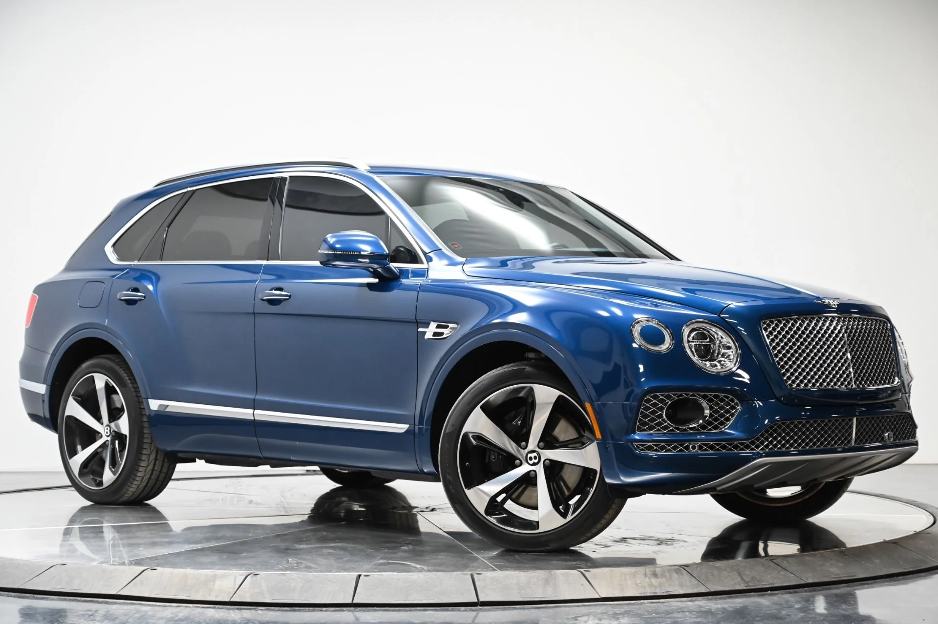 mph064_3390069990_Used_2018_Bentley_Bentayga_W12_1749249697_c2da1acae9