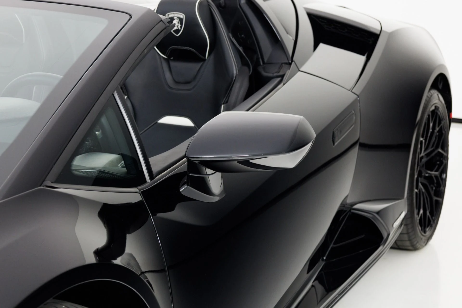 mph064_3410210215_Used_2021_Lamborghini_Huracan_EVO_1784066657_6792a6c67e