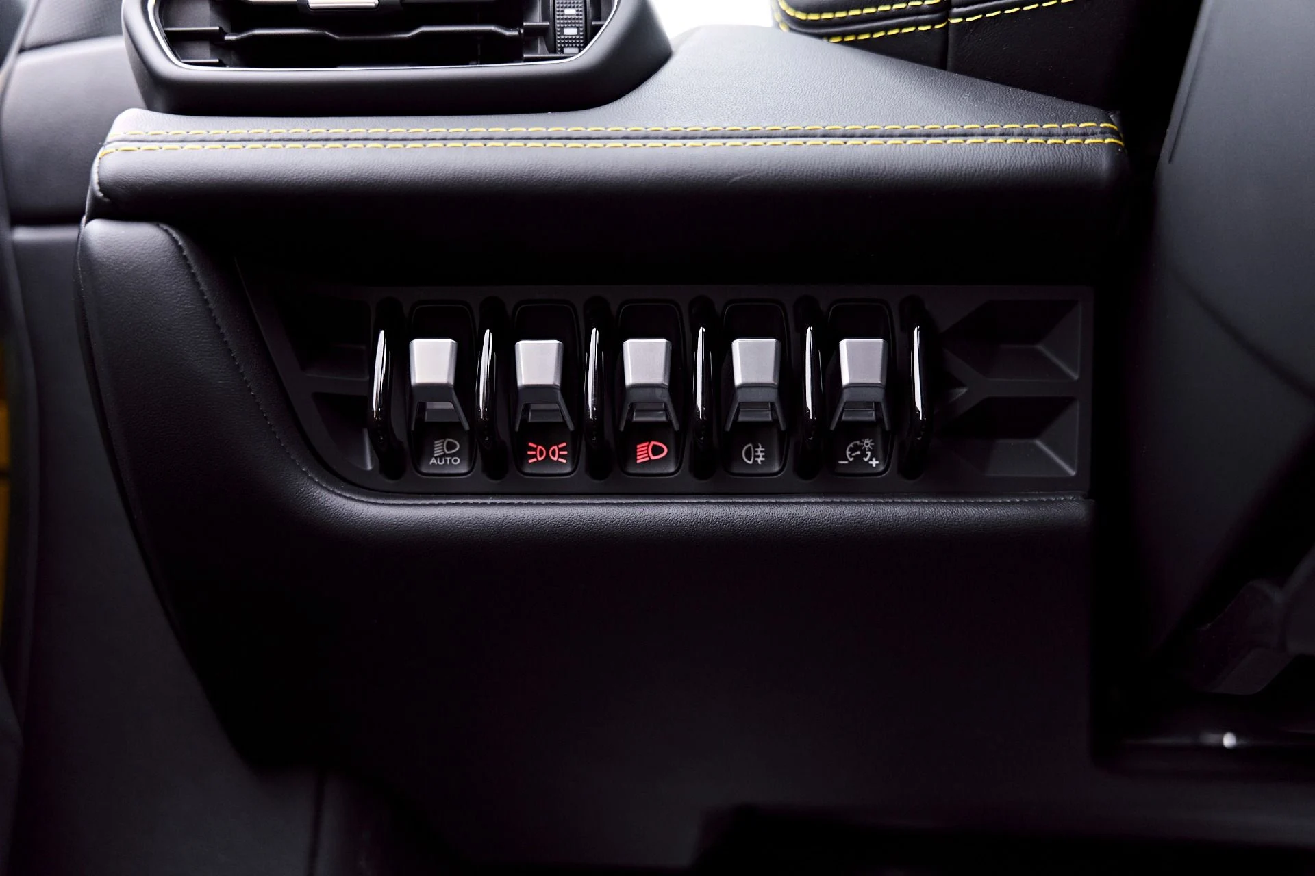 mph064_3451090007_Used_2018_Lamborghini_Huracan_LP_580_2_S_1784246887_405729a534